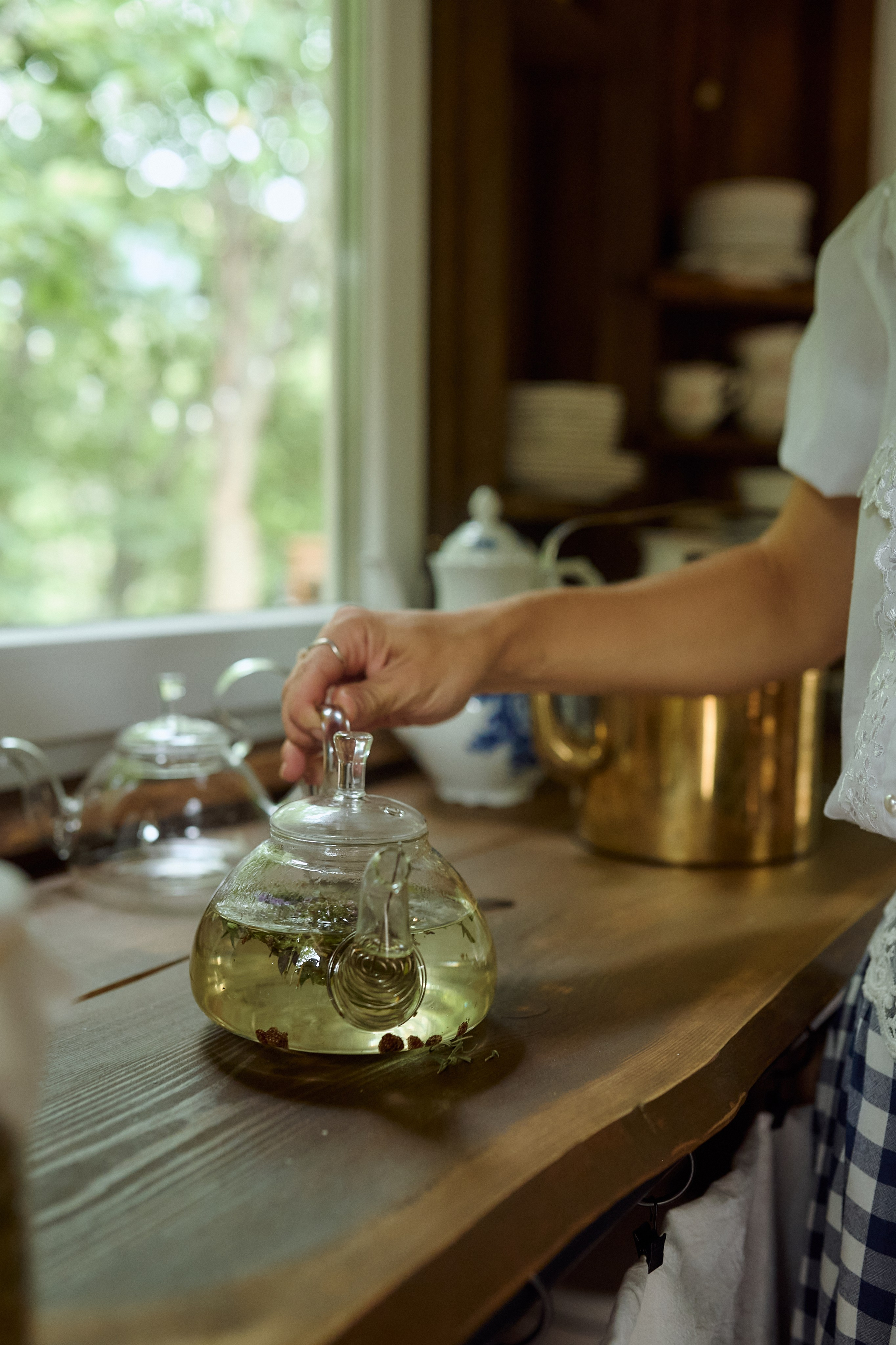 Алёна и Рада в Чайной. Семейный и свадебный lifestyle-фотограф в Москве Мария Петрова