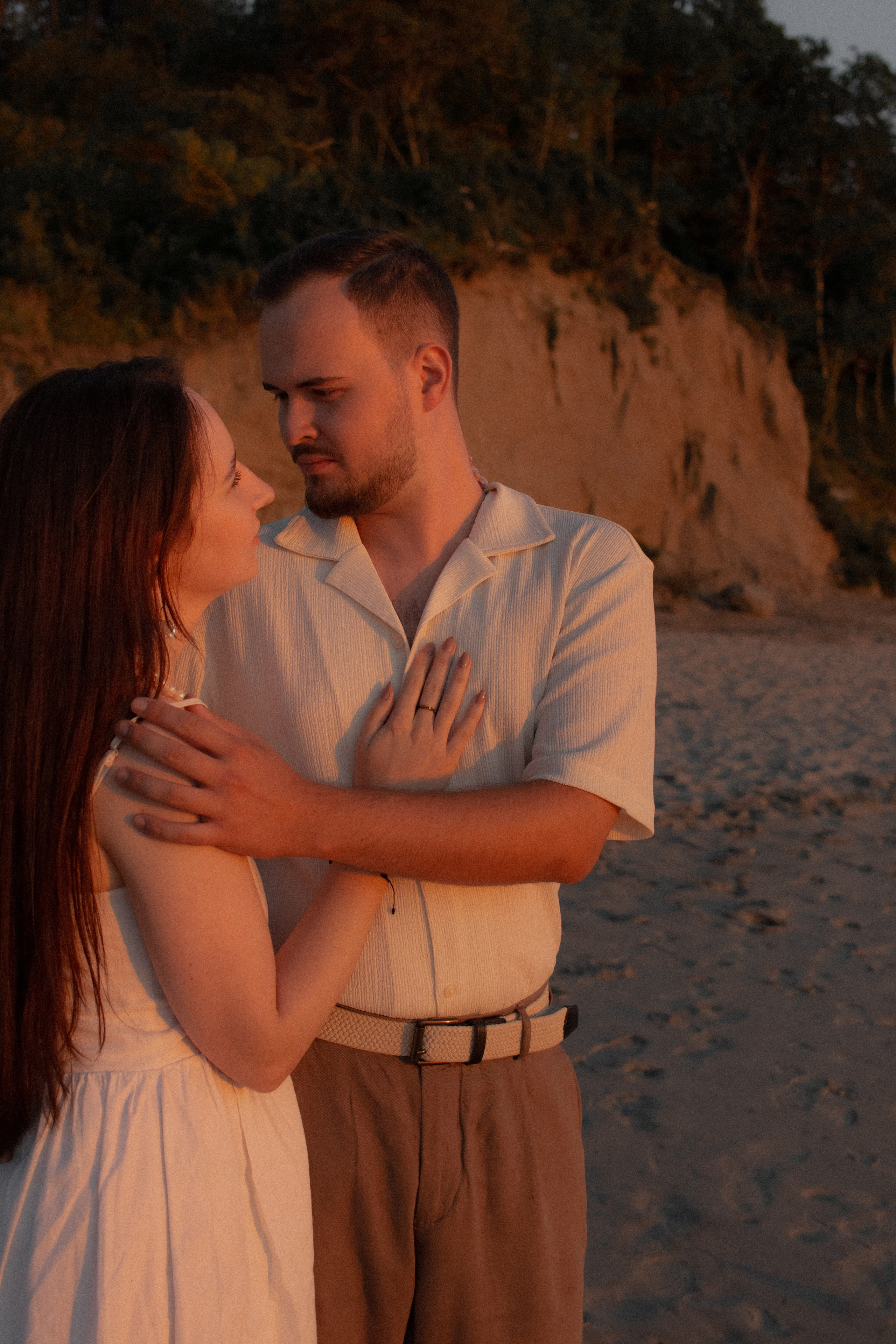 Киношная парная фотосессия на море в Калининграде / Донское. Портретный фотограф в Калининграде Рита Холодова