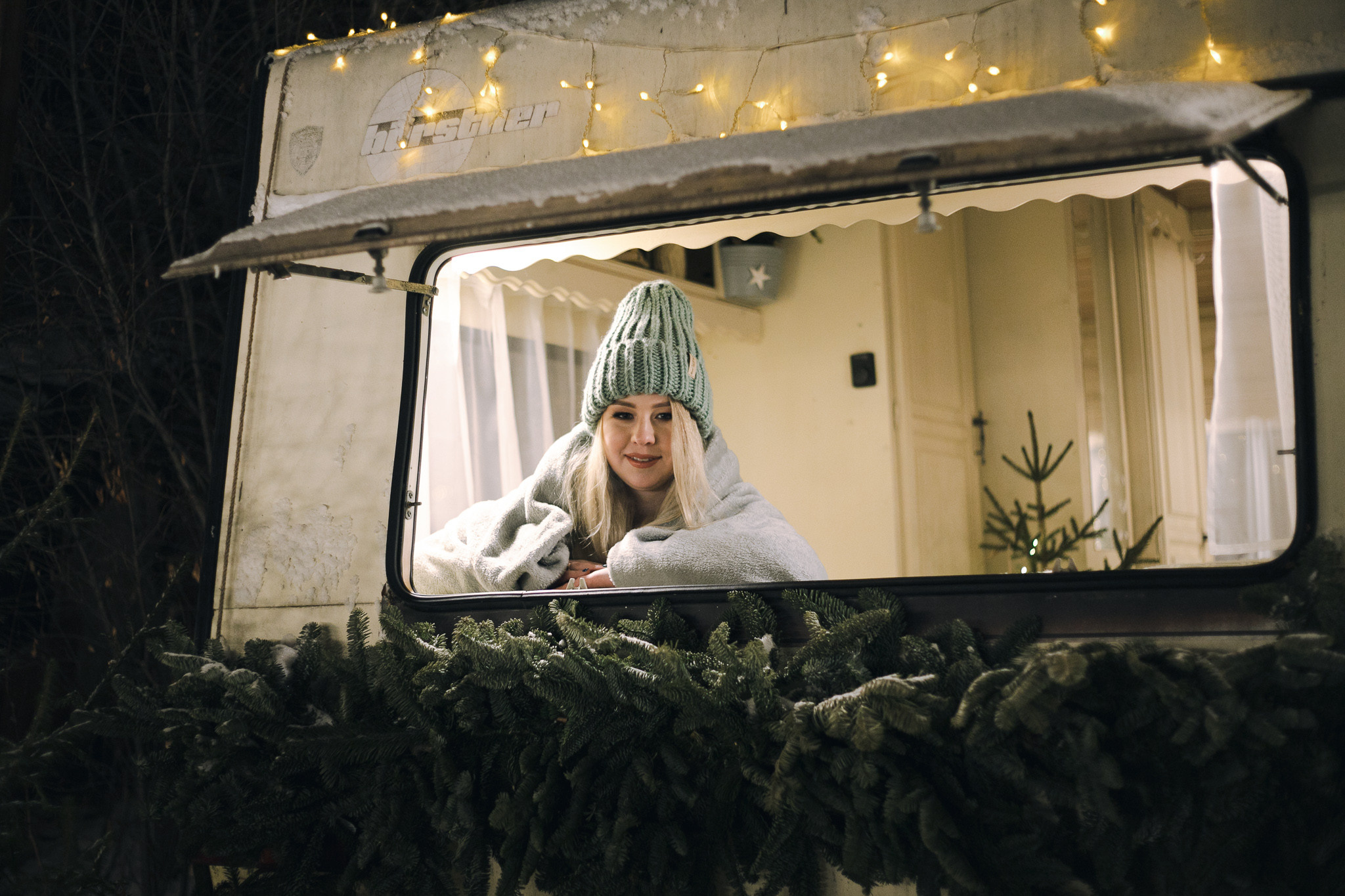 В фотостудии на открытом воздухе. Фотограф в Иркутске Тома Кабанова