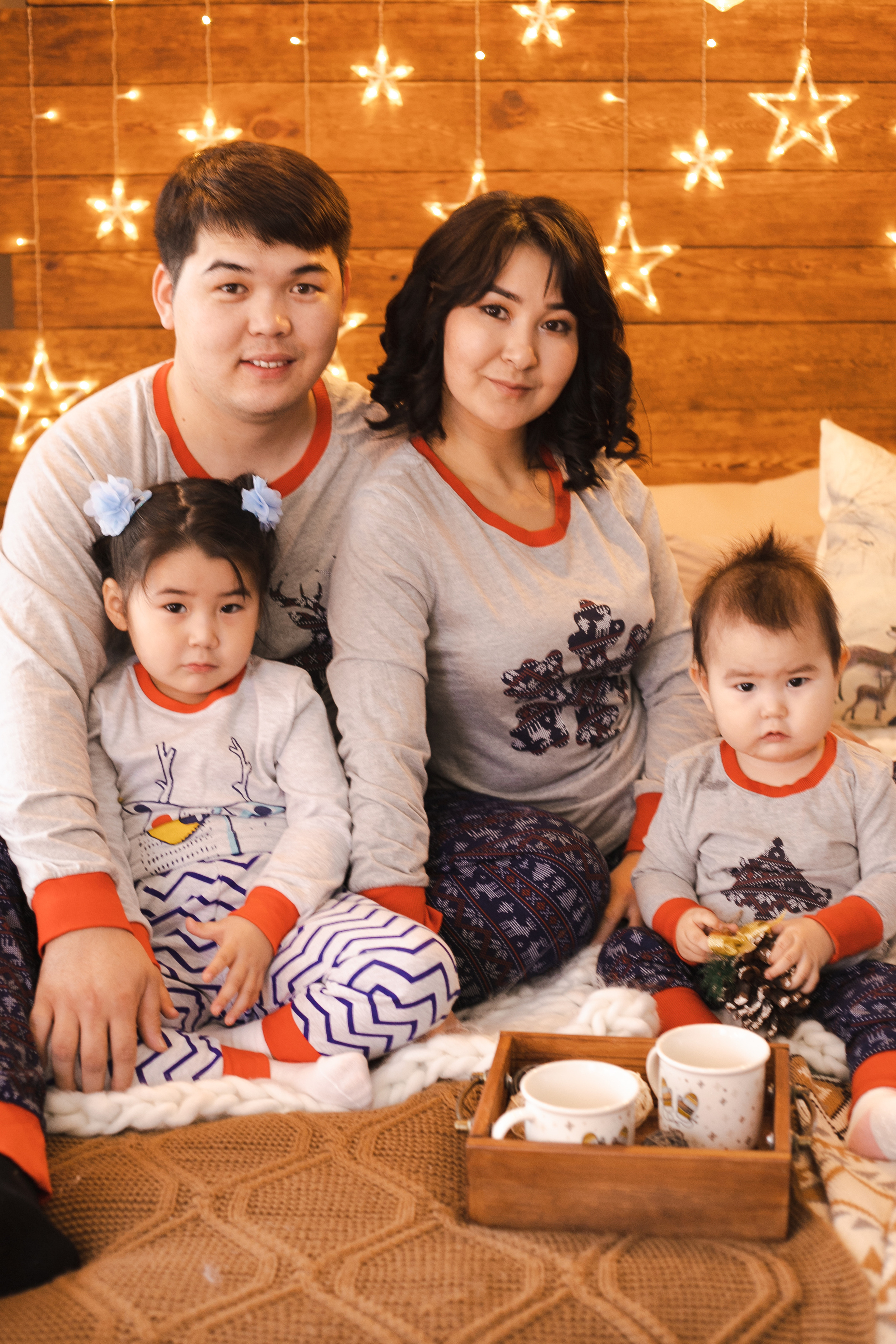 Семейная студийная фотосессия. Фотограф в Иркутске Тома Кабанова