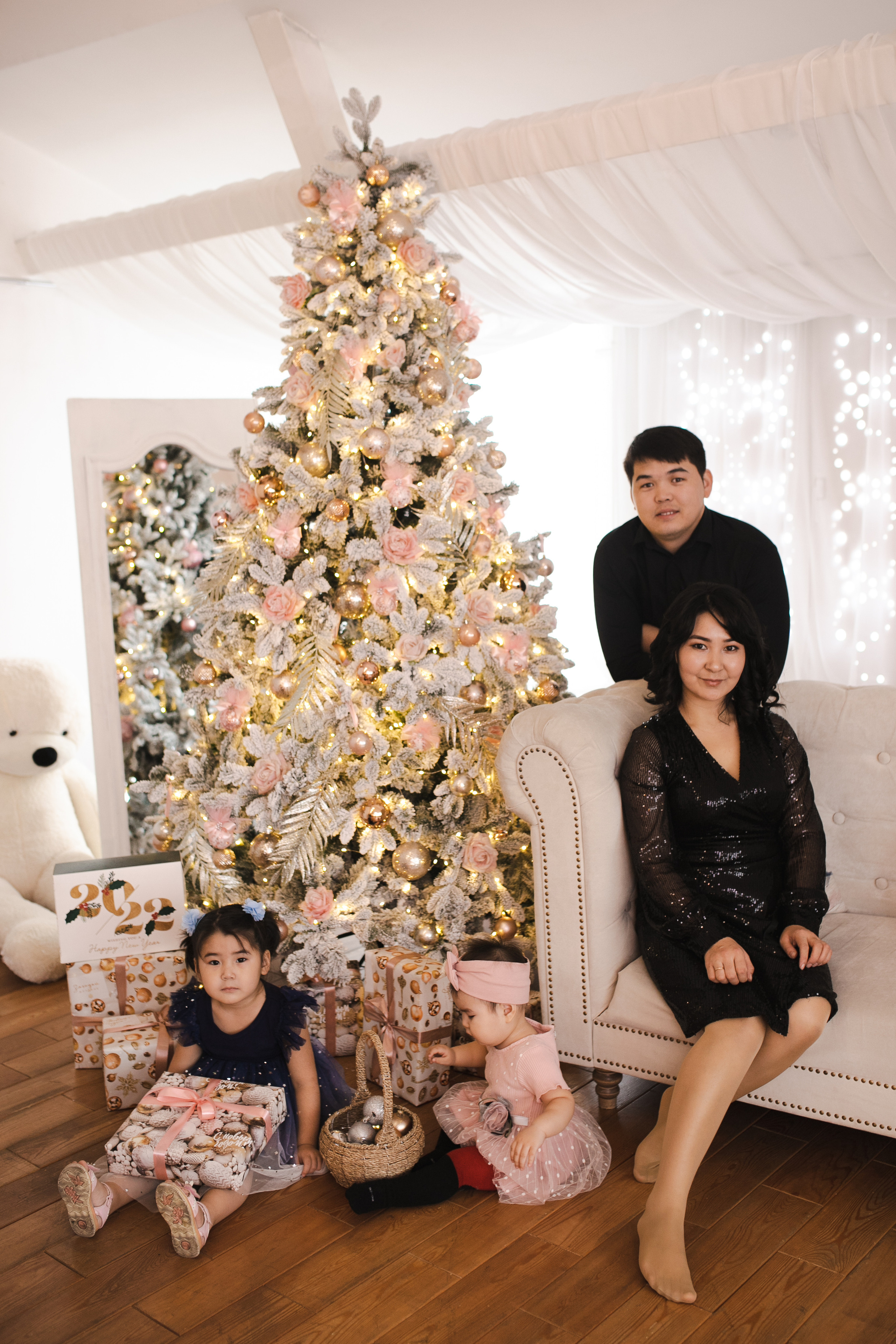 Семейная студийная фотосессия. Фотограф в Иркутске Тома Кабанова