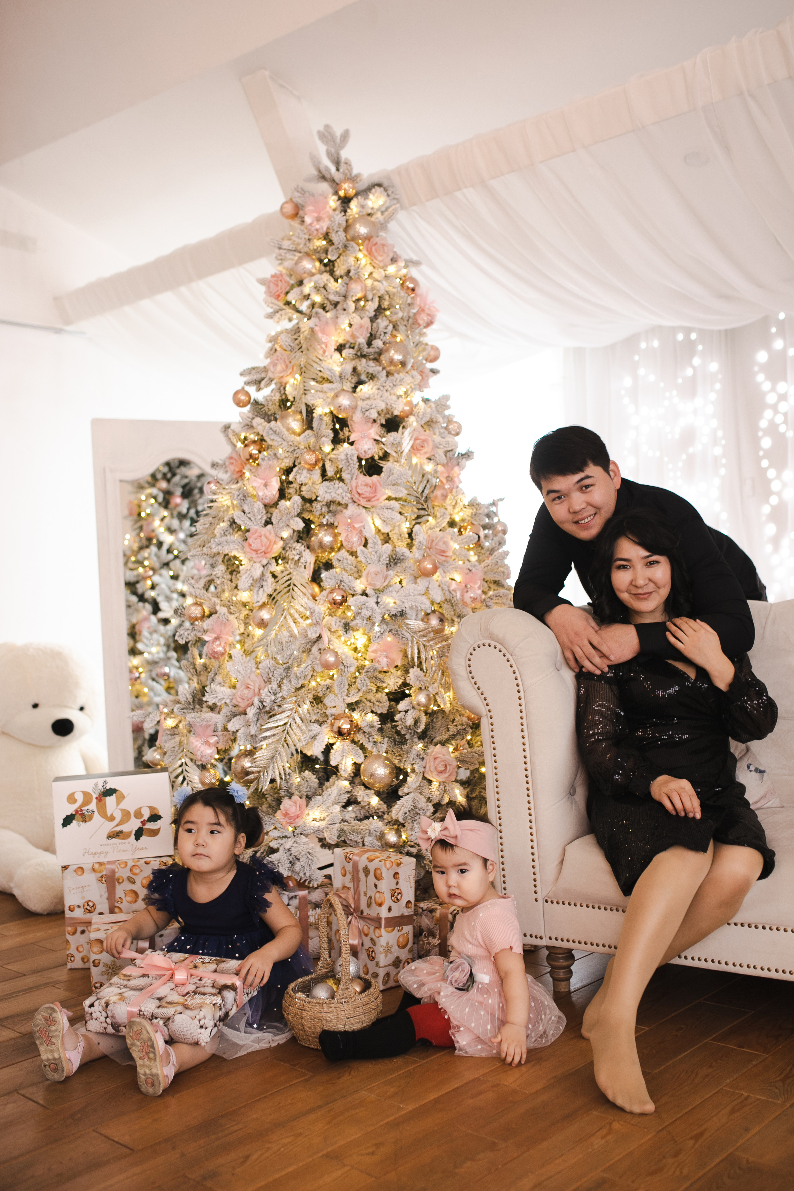 Семейная студийная фотосессия. Фотограф в Иркутске Тома Кабанова