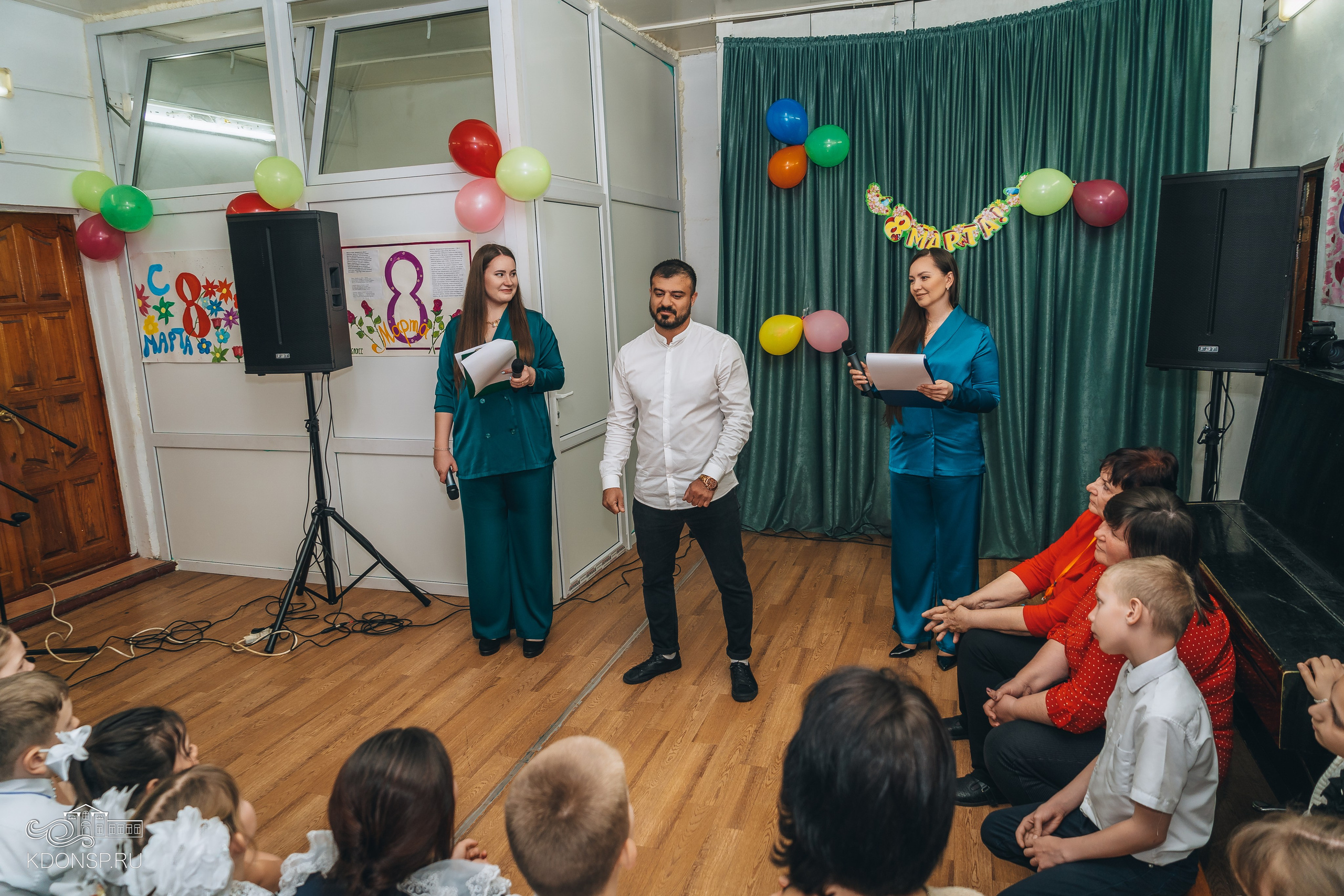 В преддверии праздника весны. Новотитаровский Дом культуры