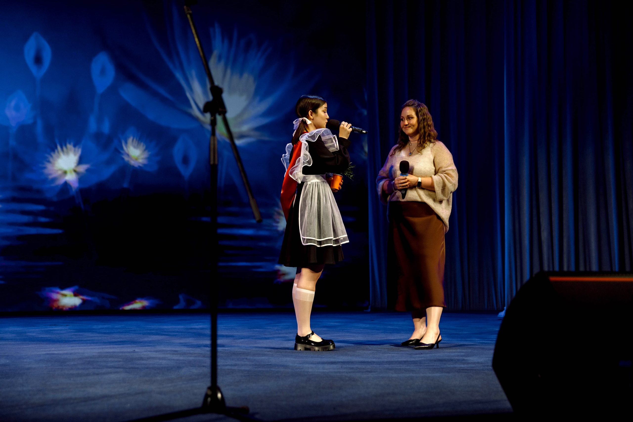 Гимназия 25 — последний звонок (Драм Театр). Свадебный фотограф Иркутск, репортажный фотограф Иркутск