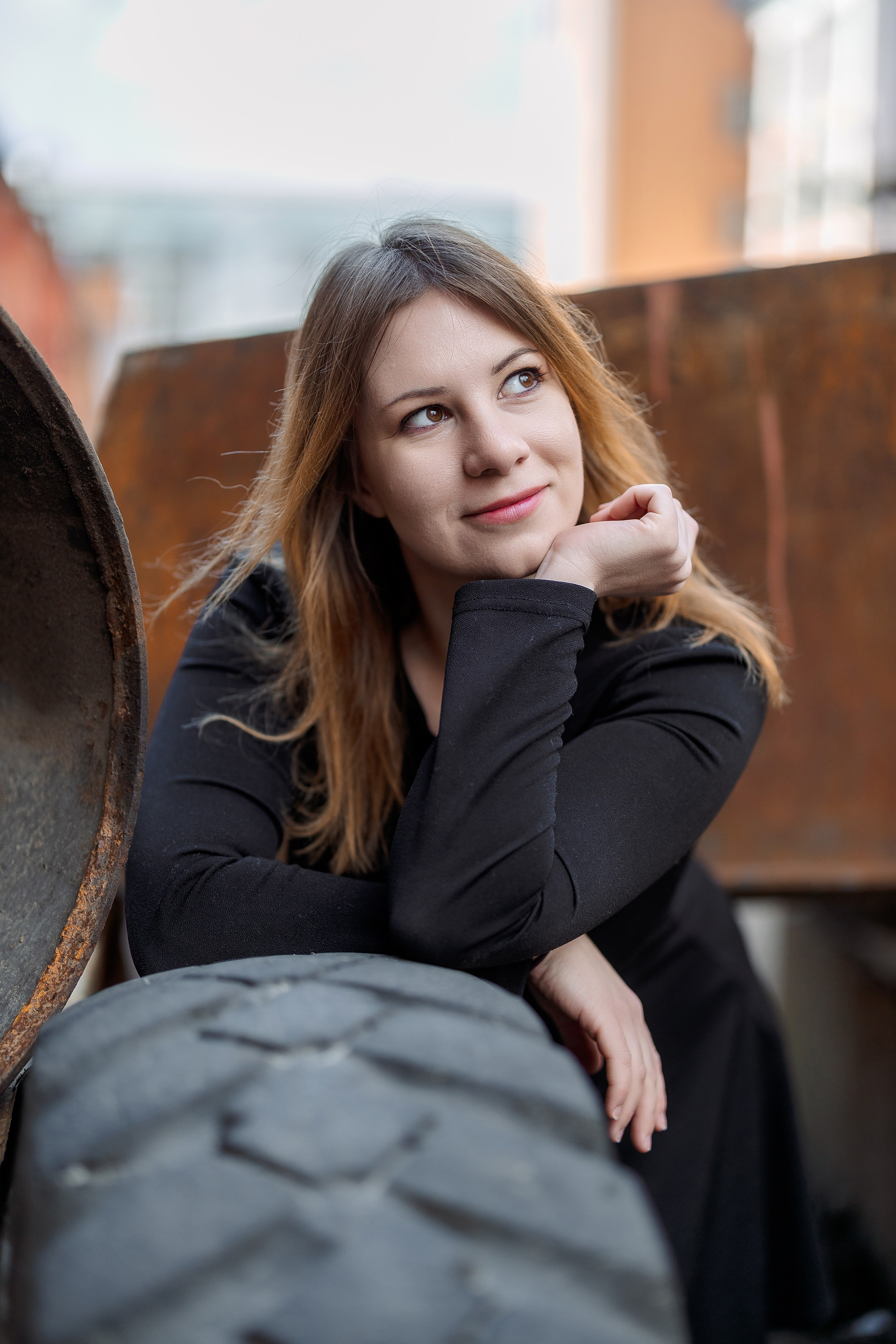 Настя на территории завода «Зингер». Александр Антонов. Профессиональный свадебный, репортажный фотограф в Москве, Подольске. Фото+Видео на любой праздник