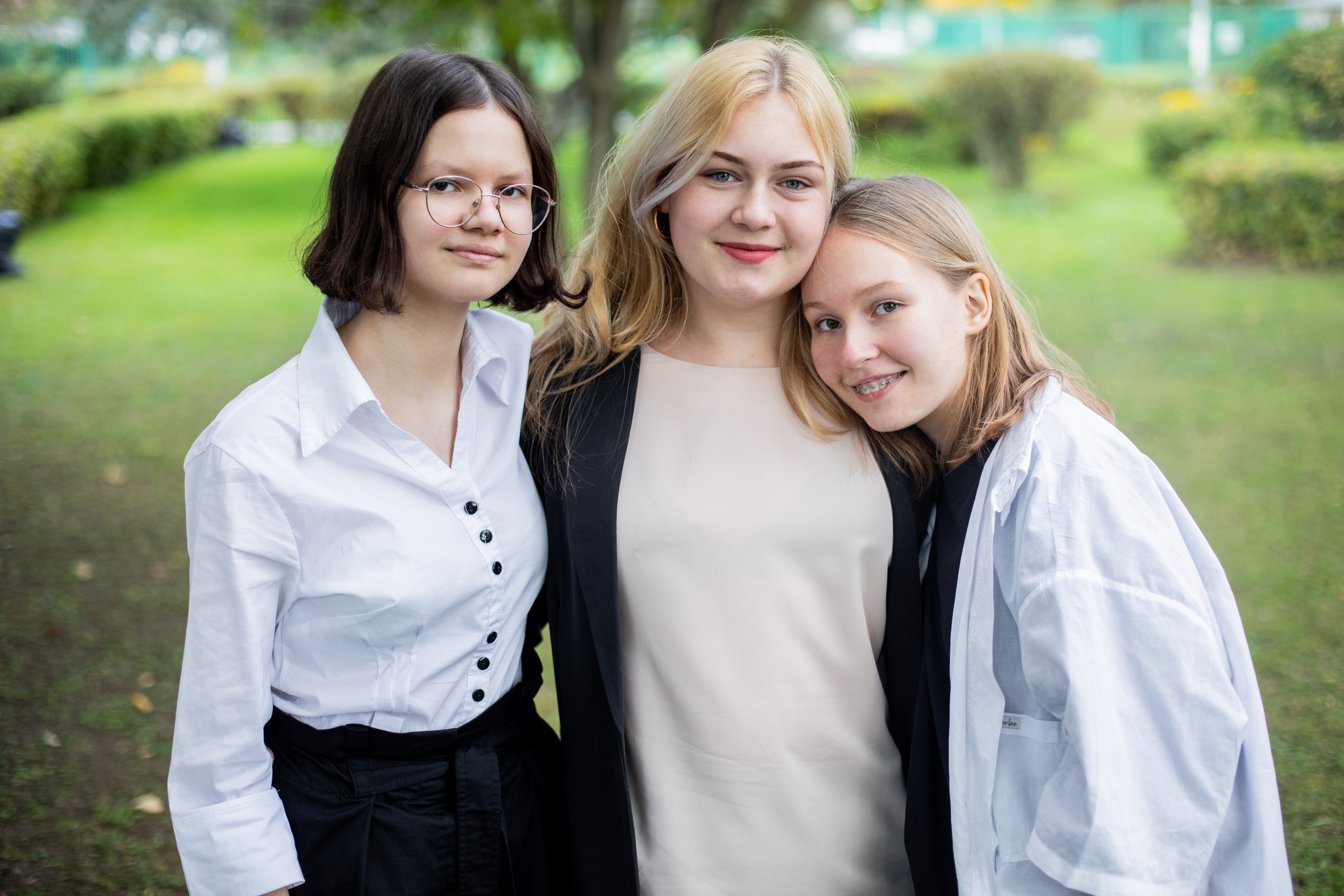 Галерея фотографий для старшей школы. Выпускные фотоальбомы на заказ в Москве. Ксения Фоломкина