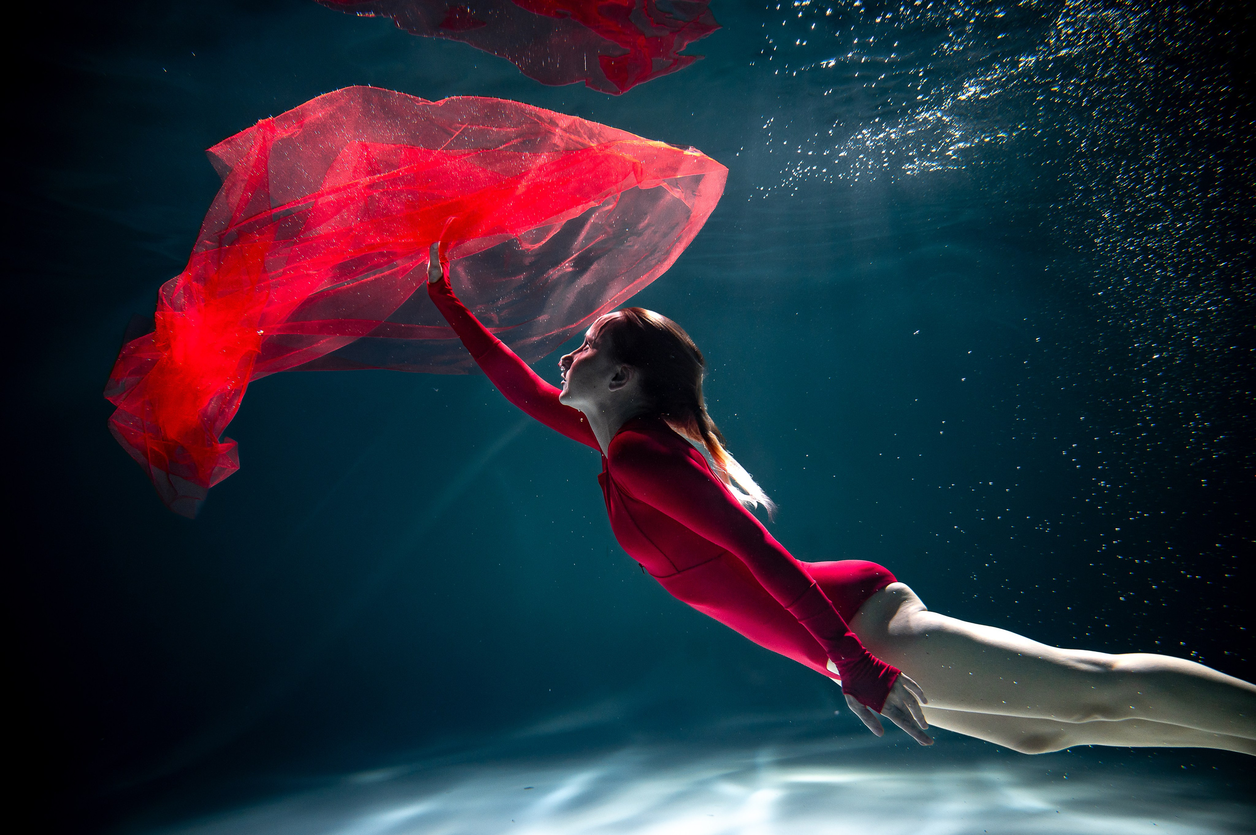 Екатерина под водой. Спортивный фотограф в Москве Фадеева Ирина. Соревнования, турниры, чемпионаты по танцам. отчетные концерты, съемка под водой