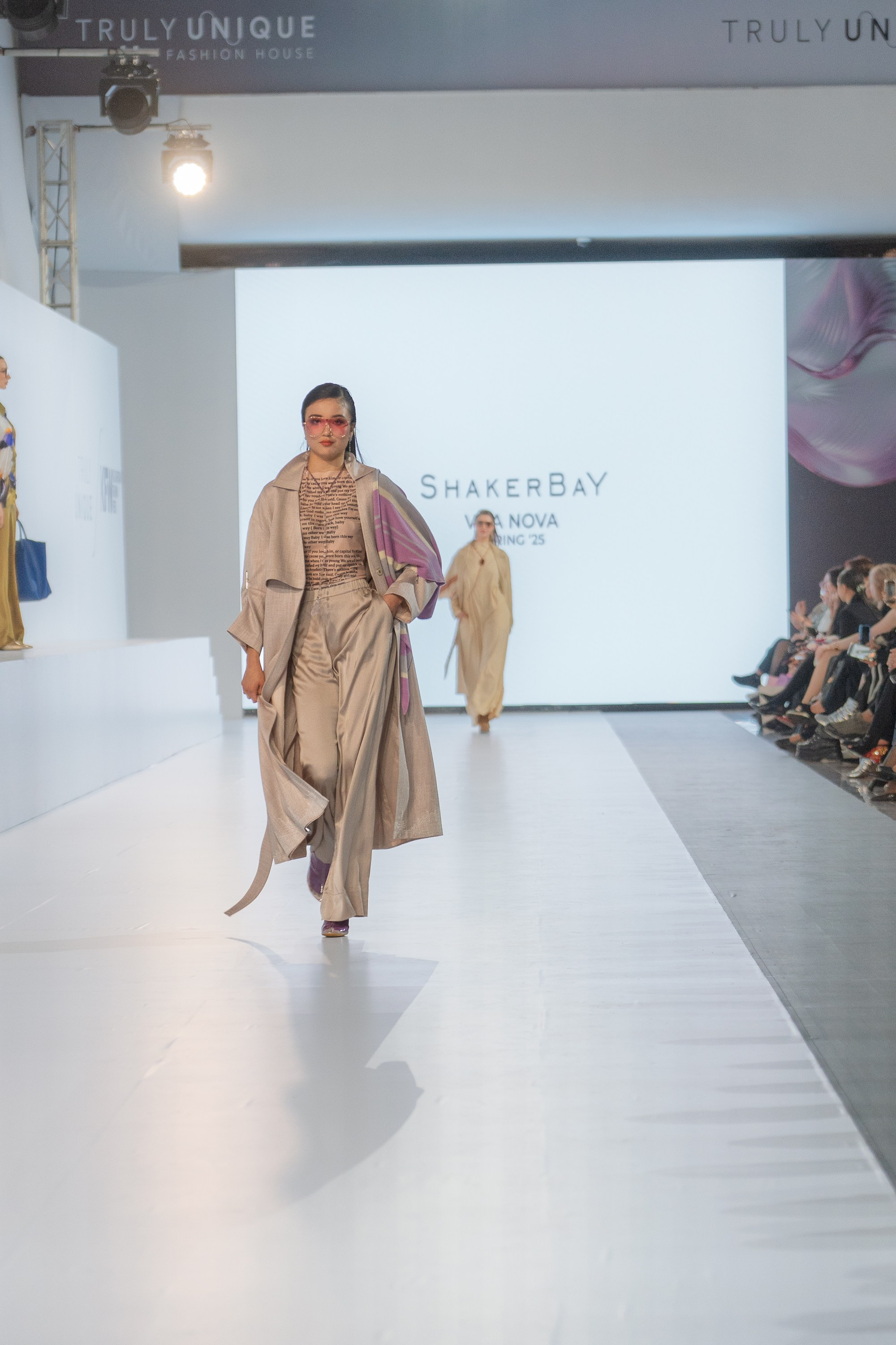 Shakerbay Vita Nova. Сайт Алматинского НЮ АРТ, будуар и фэшн фотографа Дениса Карпенко