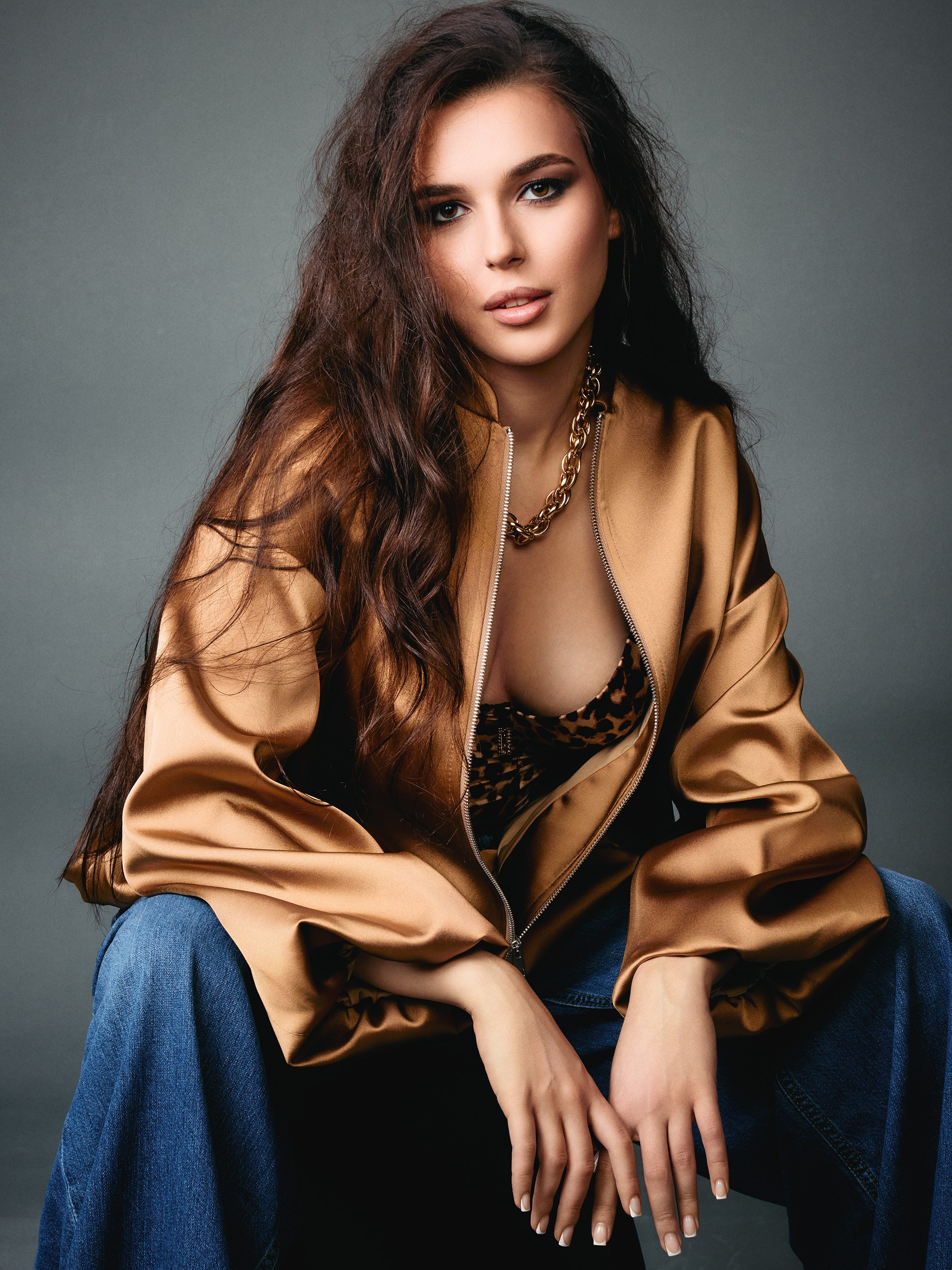 Сессия для журнала "Дорогое удовольствие" (октябрь-ноябрь 2025). Стилист / продюсер съемки: Анна Добрынина. Визаж: Алёна Мирошниченко. Модель: Владислава. Одежда: Силуэт. Фотосессия в Efimov Studio. Портретный фотограф во Владивостоке Сергей Ефимов. #СергейЕфимовФото