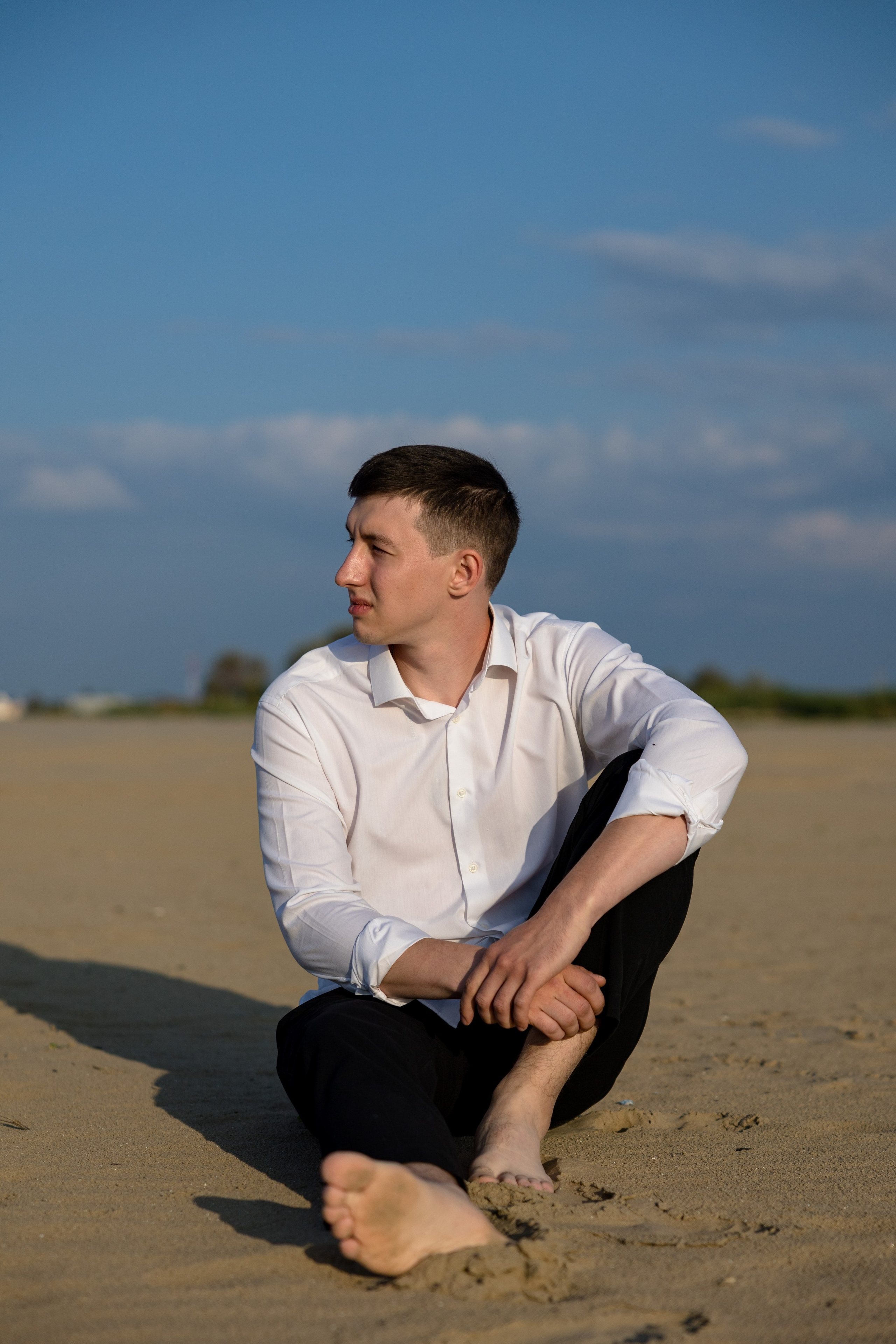 Свадебная фотосессия на берегу. Свадебный фотограф Астрахань