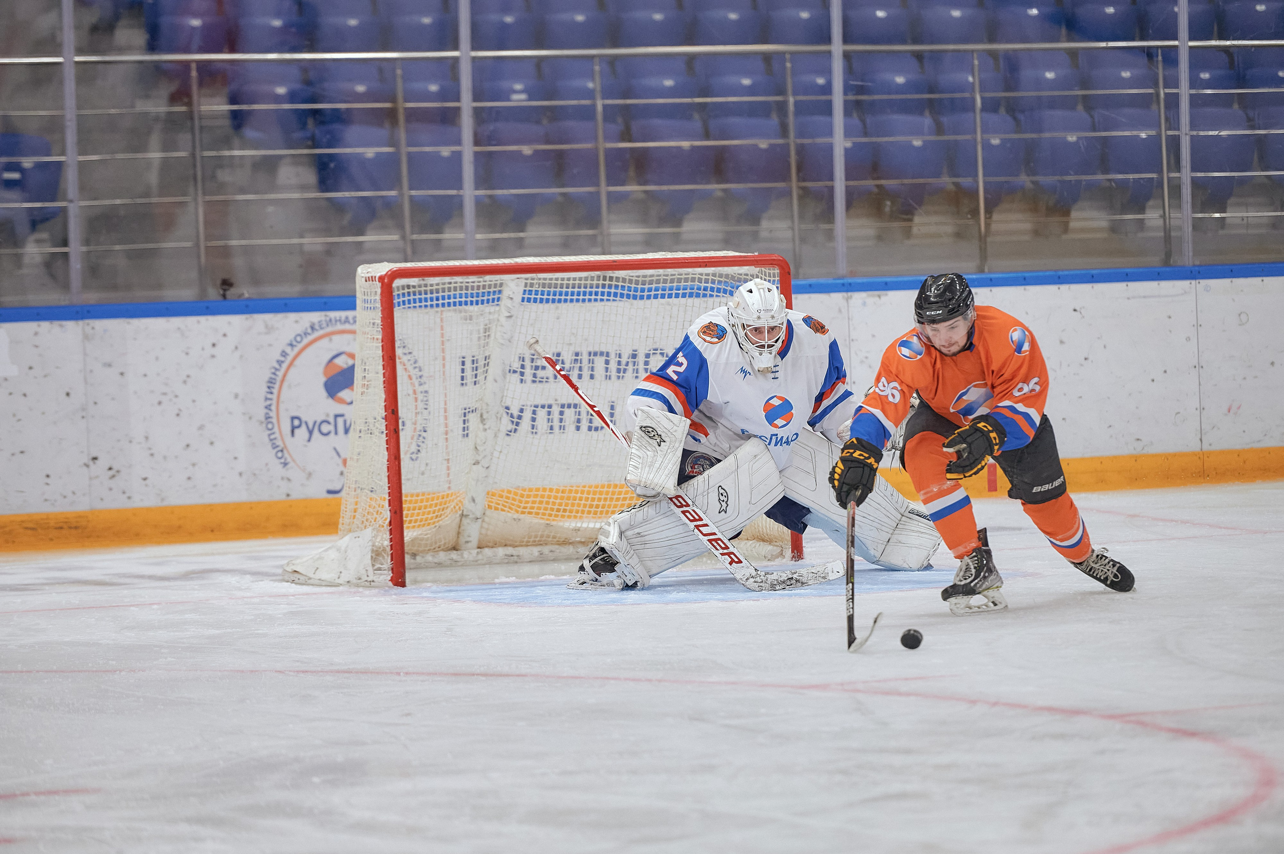 Портфолио репортажной фотосъёмки: Кристалл арена — Хоккей — РусГидро. Фотограф Яковлев Роман — Красноярск