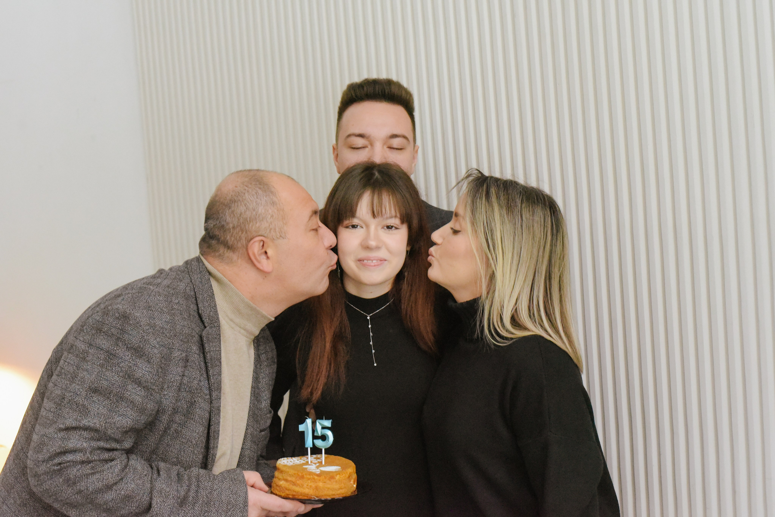 Молодые родители и взрослые дети. Фотограф Лола Волна, город Москва