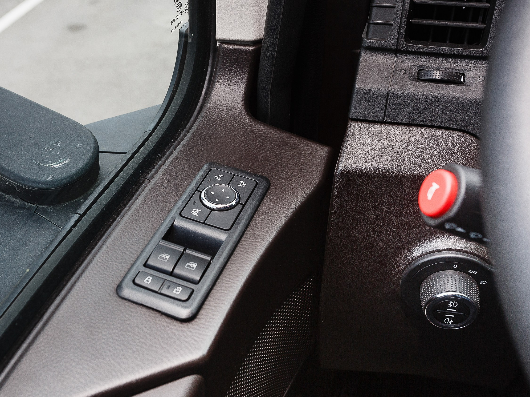 Автомобильный фотограф в СПб. Репортажная фотосъёмка в Санкт-Петербурге. Фотограф на мероприятие: выставки, презентации, автогонки. Фото для сайта, отчётов и публикации в сми. Профессиональный фотограф Сергей Пушкин. Промышленная фотосъёмка. Автопром. Фотосъёмка авто и спецтехники. Профессиональные фото большегрузов.