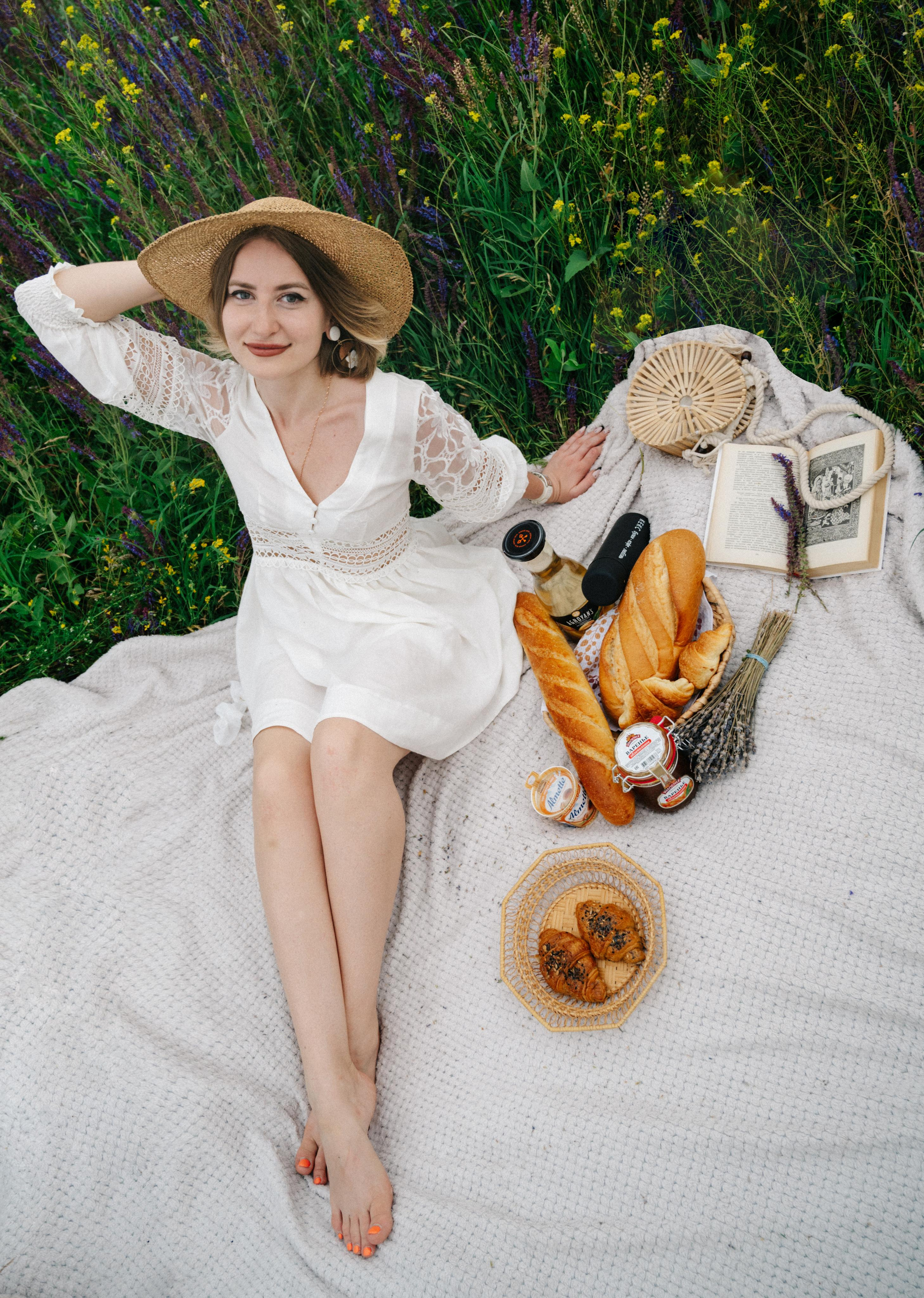 Фотосессия в цветущем поле. Главная