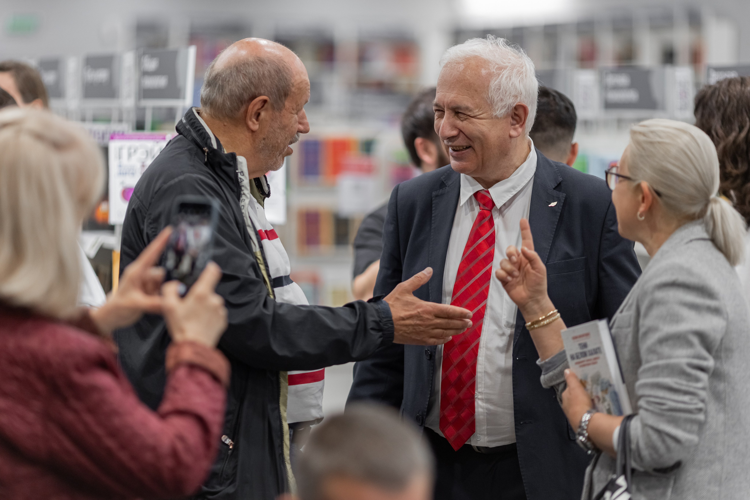 Презентация книги «Тени на белом халате». Автор: Назим Шихвердиев. Фотограф на мероприятие в Санкт-Петербурге