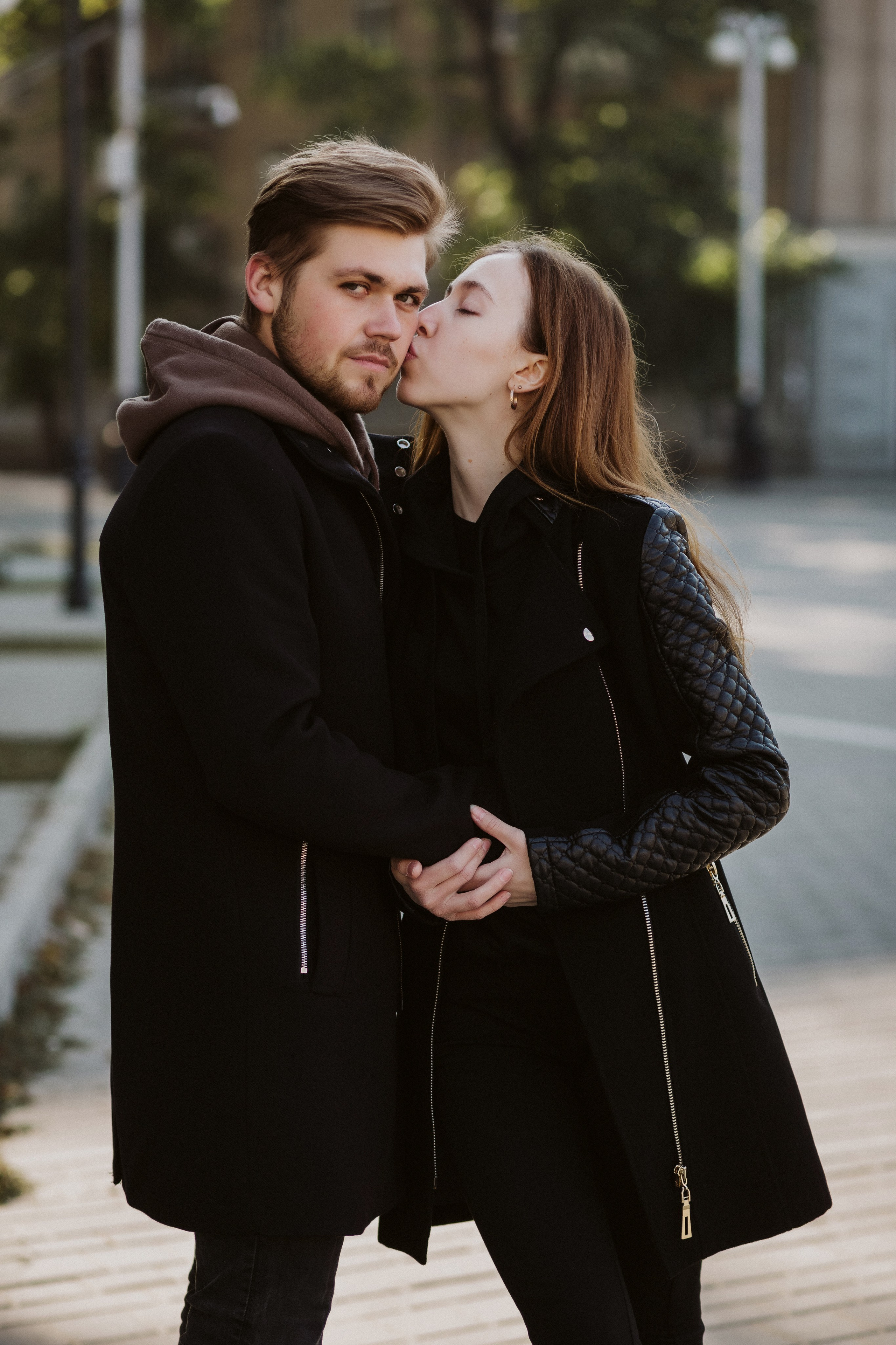 Фотосессия Лёши и Насти на Октябрьской площади Таганрога. Свадебный и семейный фотограф в Таганроге Бакарюк Антон