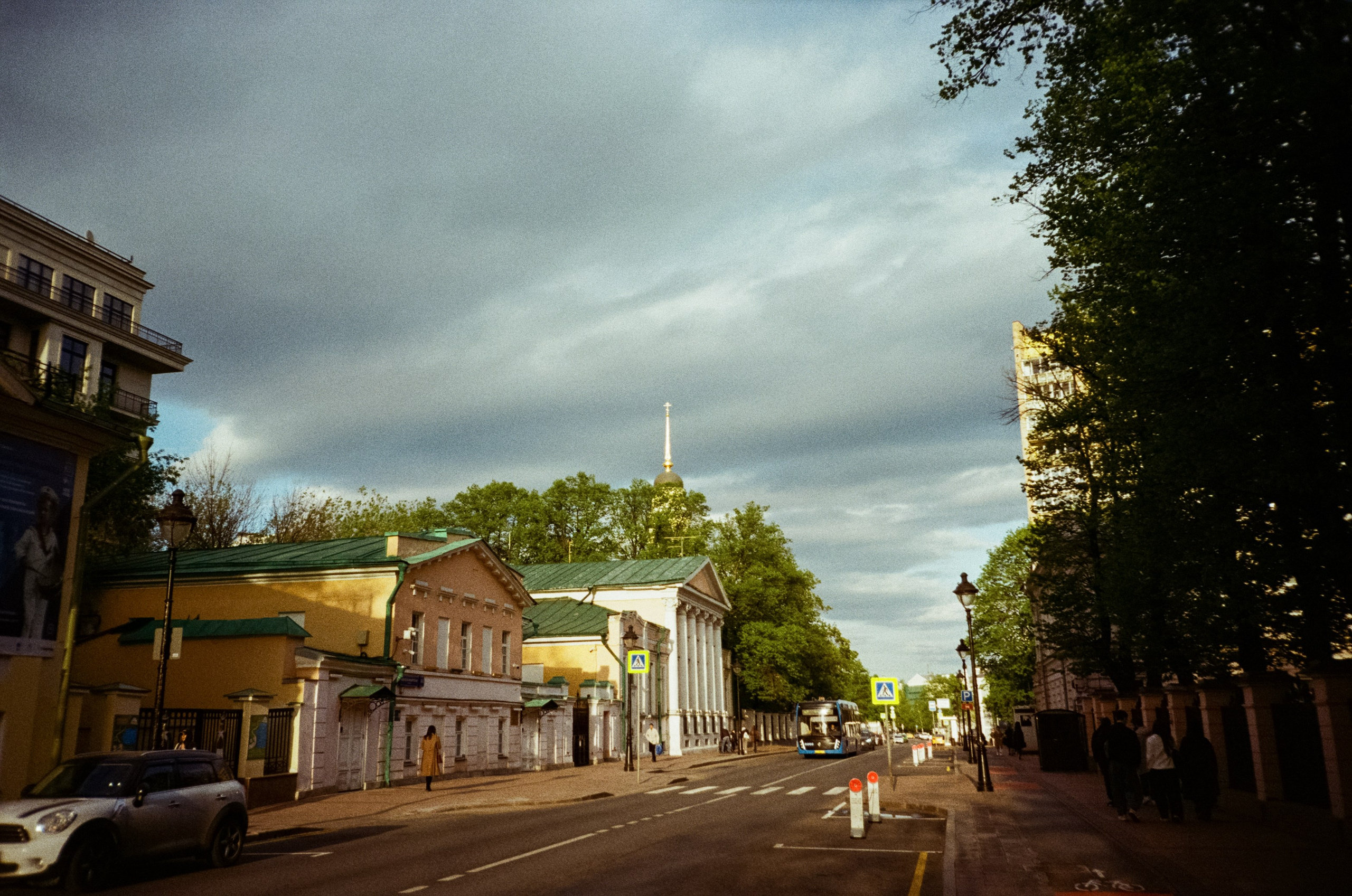 Ул. Малая и Большая Никитская | Ricoh R1 | Fujifilm Fujicolor C200