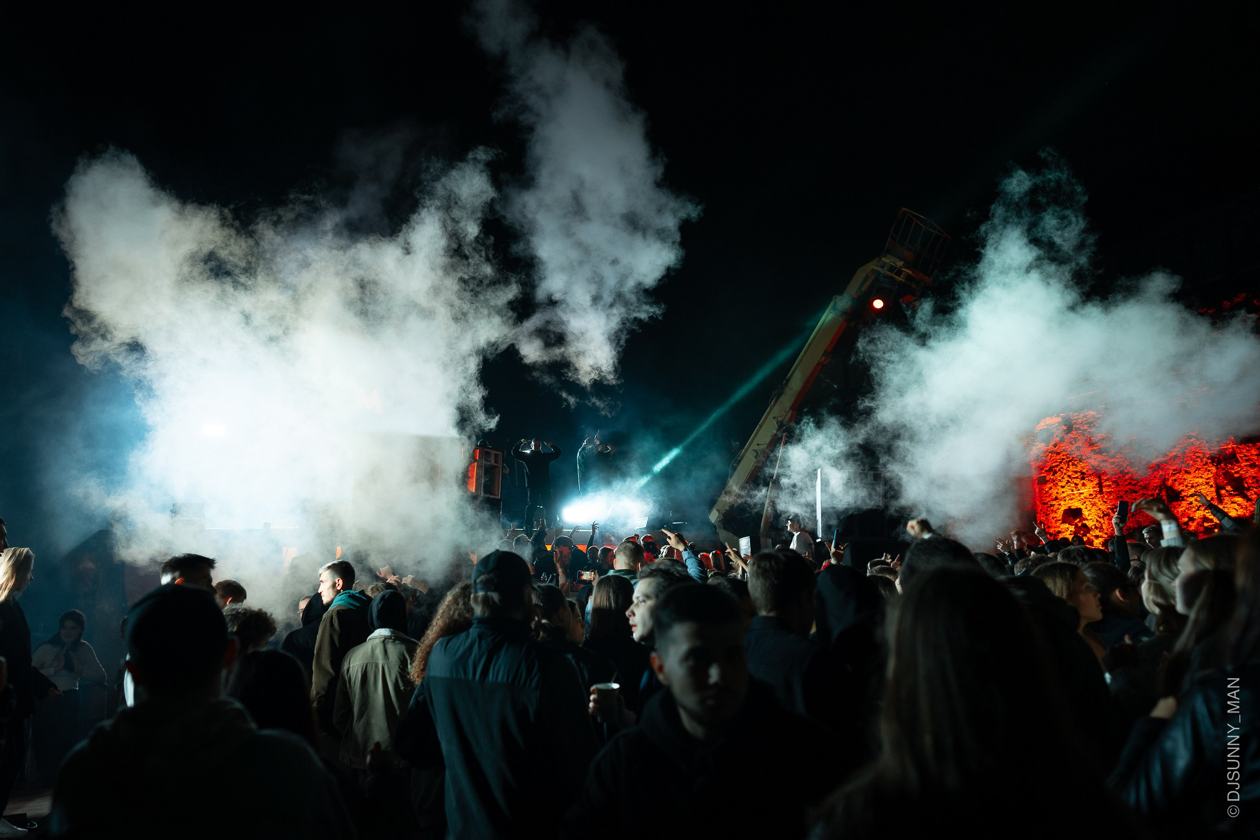 Metro Gorkovskaya. Sunnyman