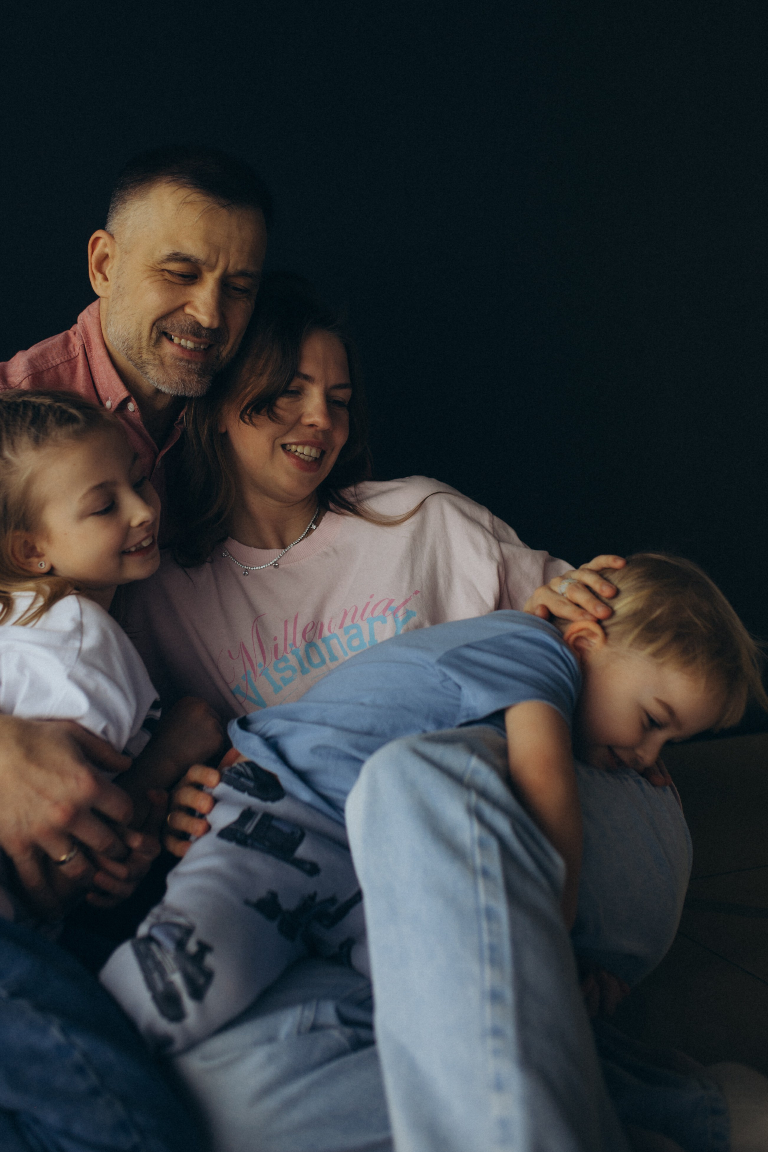 Семейная в студии. Семейный фотограф Lifestyle Ноябрьск/Губкинский/Тобольск