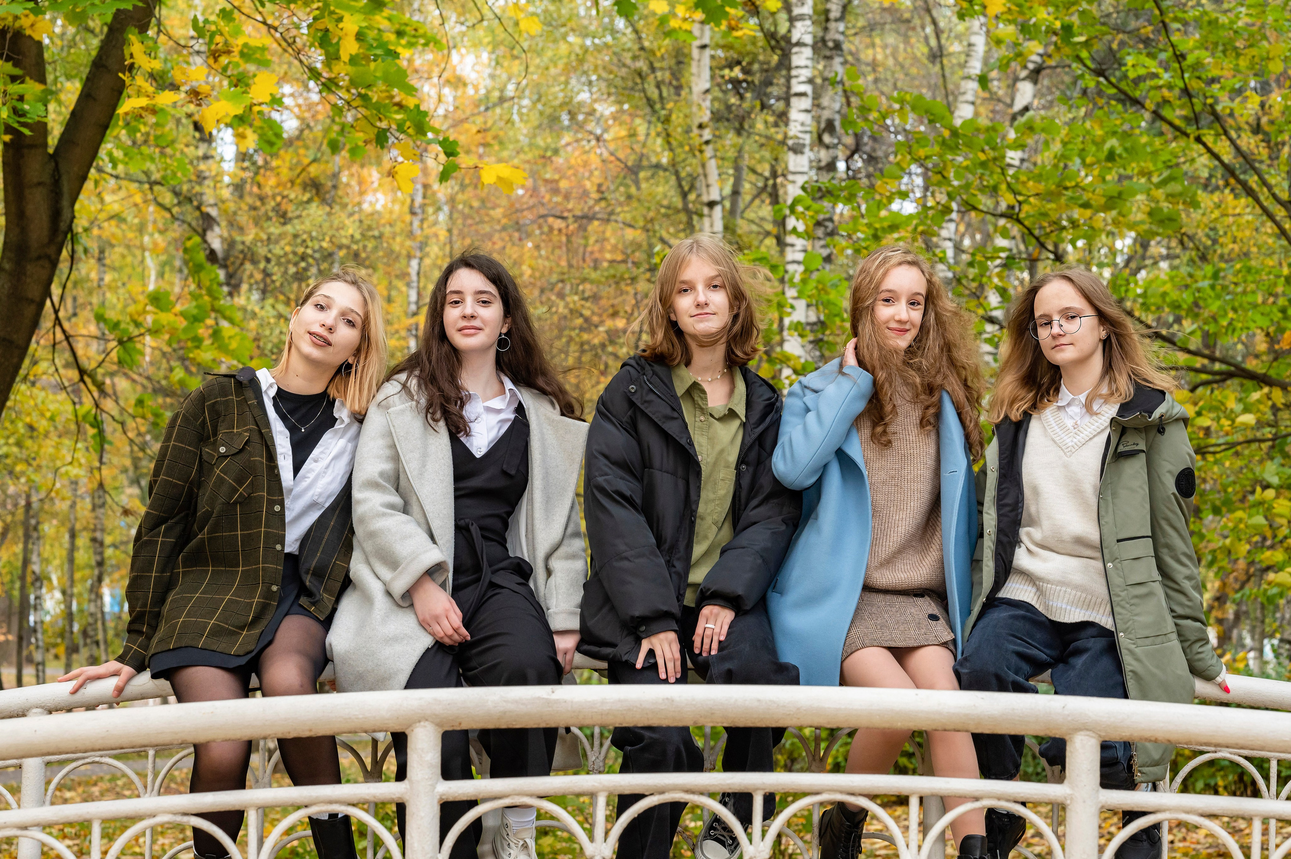 Осенняя фотосессия в парке 9-А класс Школа 953. Детский и семейный фотограф г. Москва Оксана Катаджи