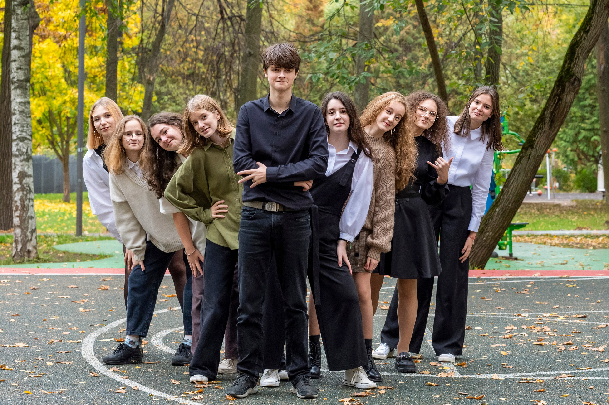 Осенняя фотосессия в парке 9-А класс Школа 953. Детский и семейный фотограф г. Москва Оксана Катаджи