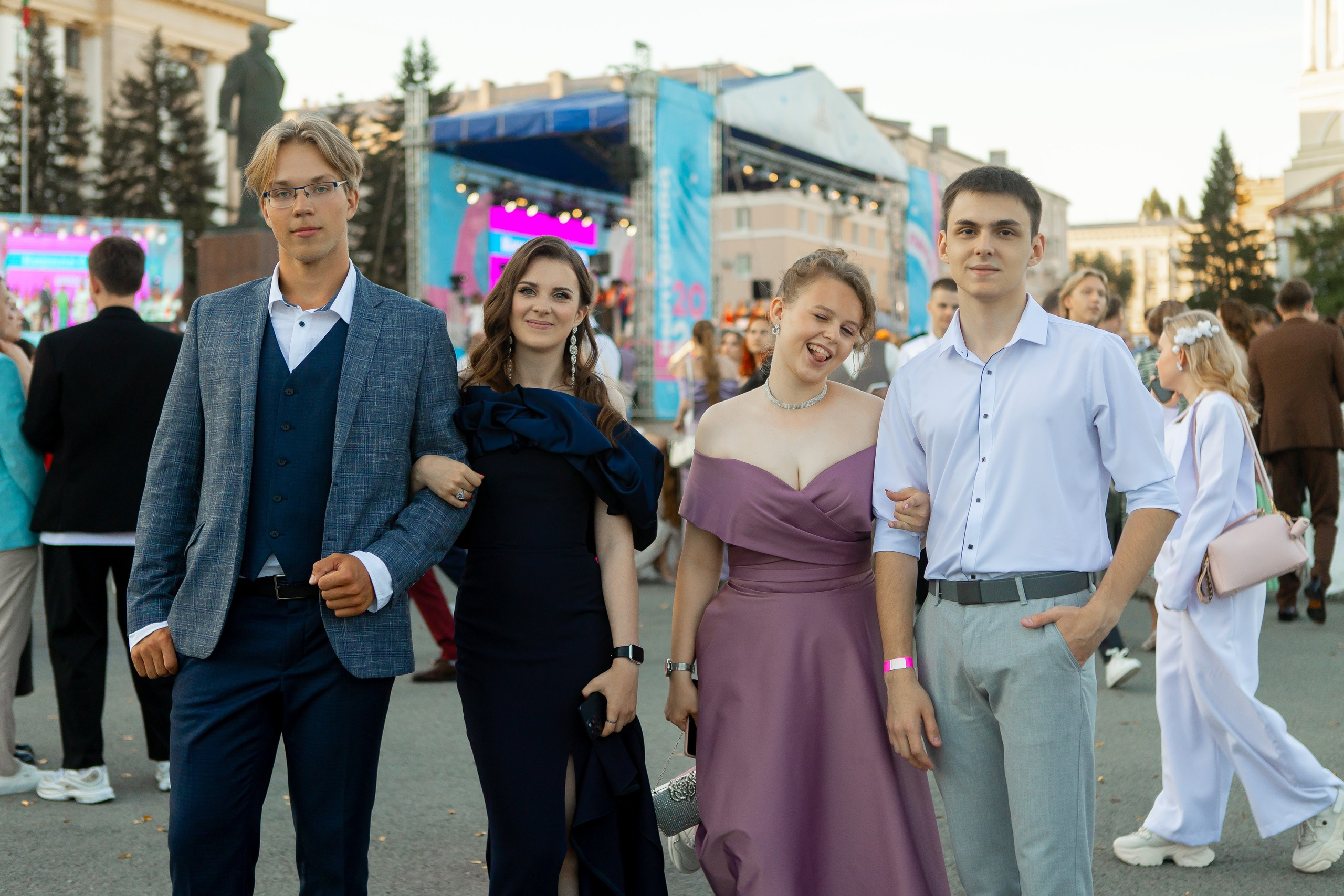 Выпускной Гимназия 12 2024 г. Свадебный и портретный Фотограф в Липецке Дмитрий Котюков