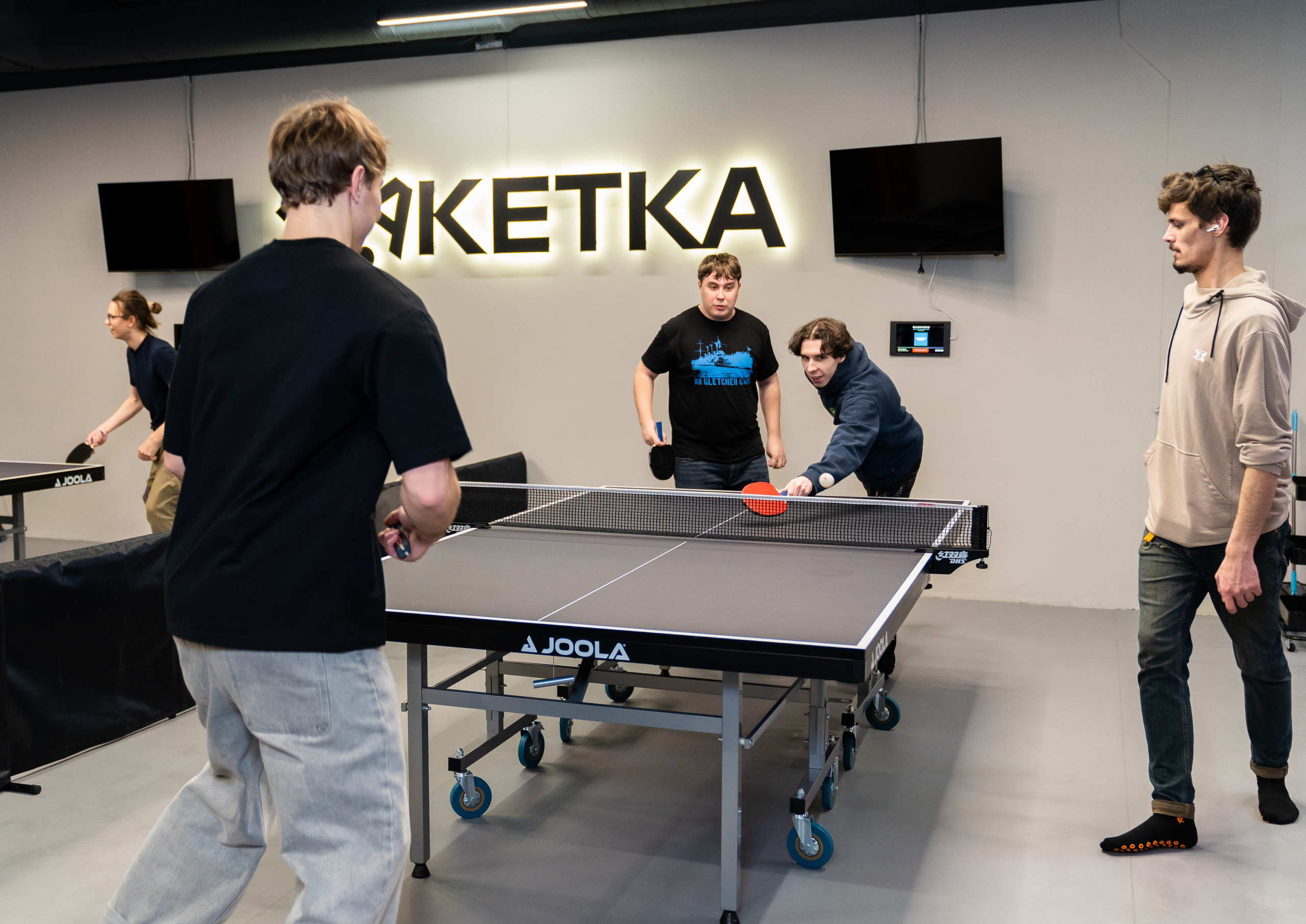 Пинг-понг клуб Ракетка, Брусницын квартал, клуб Ракетка Санкт-Петербург, клуб настольного тенниса в Санкт-Петербурге, пинг-понг клуб в Брусницын квартале Санкт-Петербург 