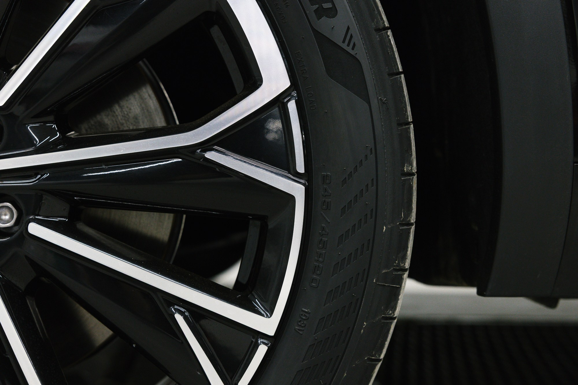 Geely Monjaro 2.0 4WD AT (238 л. с.). Автосалон «Х-Авто»