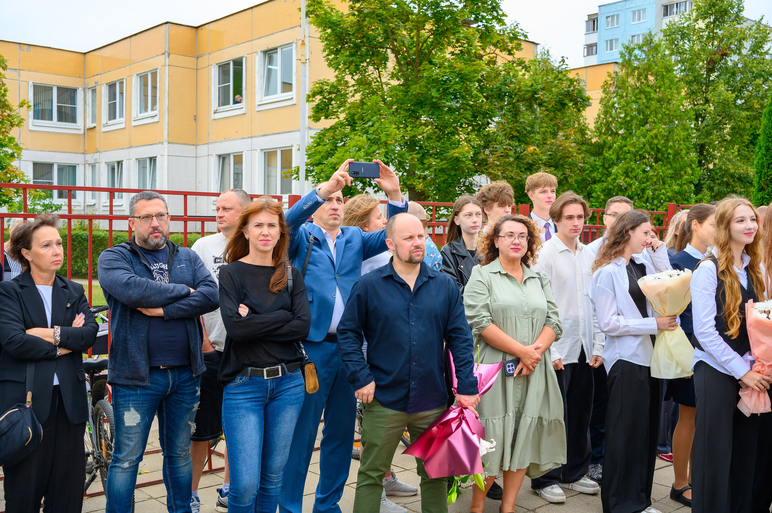 Вот звучит первый звонок, перед этим долгое приготовление к новому этапу в жизни, Яромир идет в школу. Фотоуслуги, услуги фотографа, фотографирование важных событий