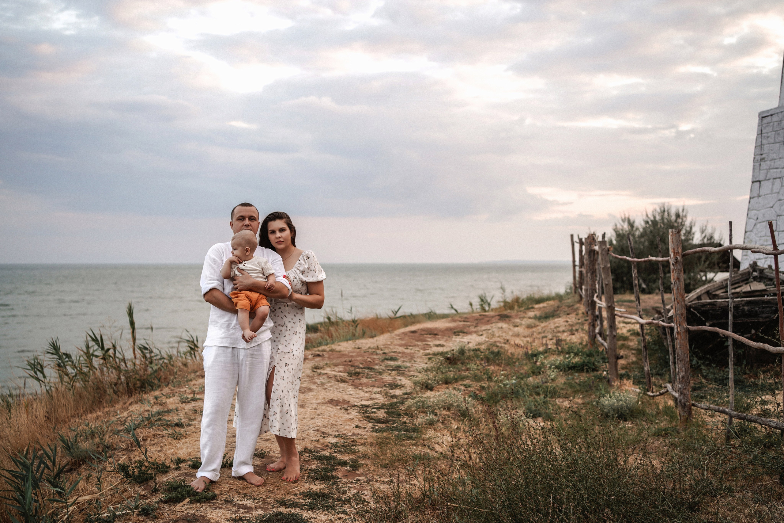 Семейный фотограф в Ростове-на-Дону и Батайске. Фотосессия на Маяке в Мержаново. Свадебный фотограф в Ростове-на-Дону. Таинство Крещения и Венчания, семейные фотосессии. Алёна Чёботова
