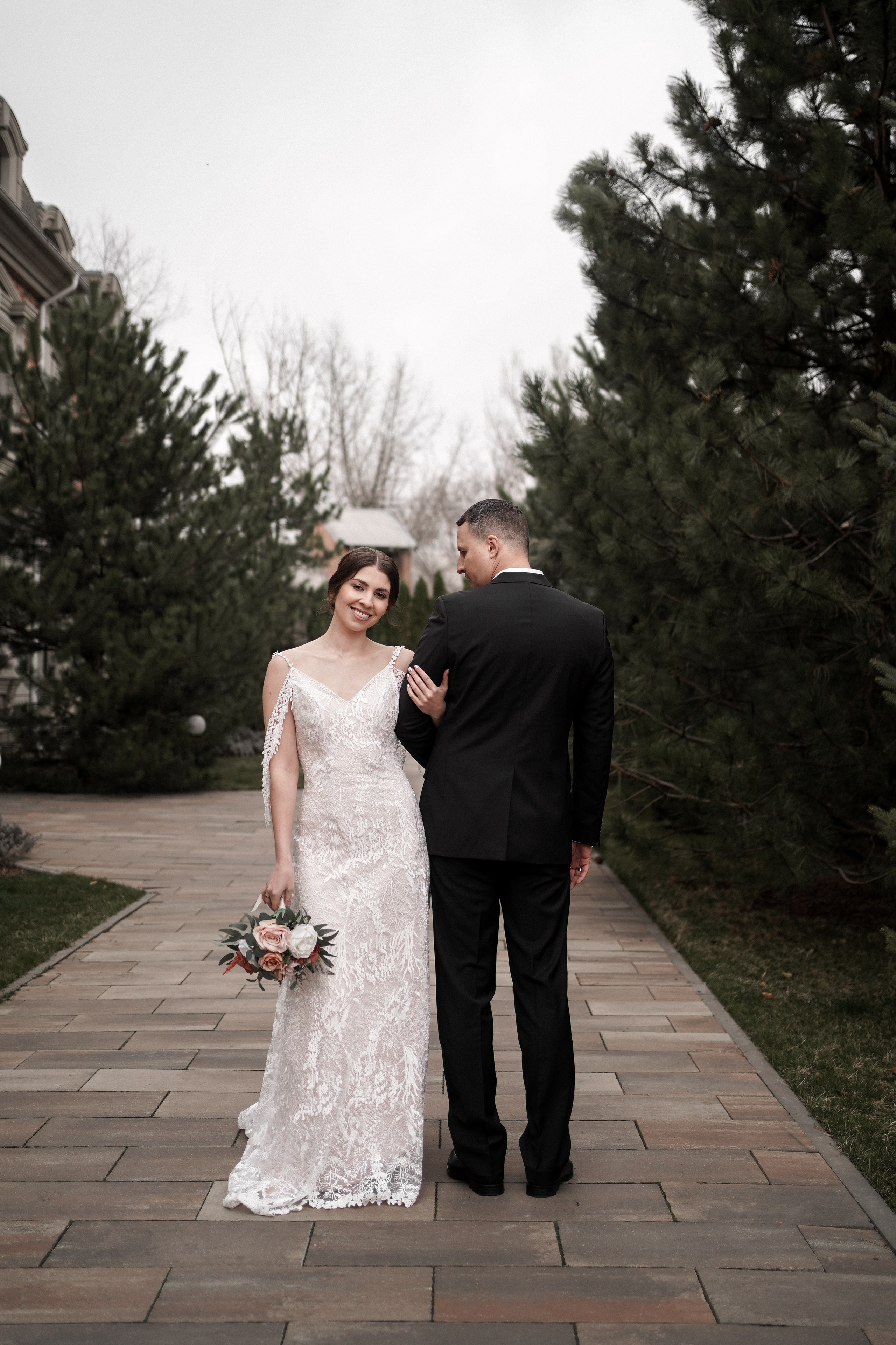 Свадебная фотосессия в Графском парке. Ростов-на-Дону. Свадебный фотограф в Ростове-на-Дону. Таинство Крещения и Венчания, семейные фотосессии. Алёна Чёботова