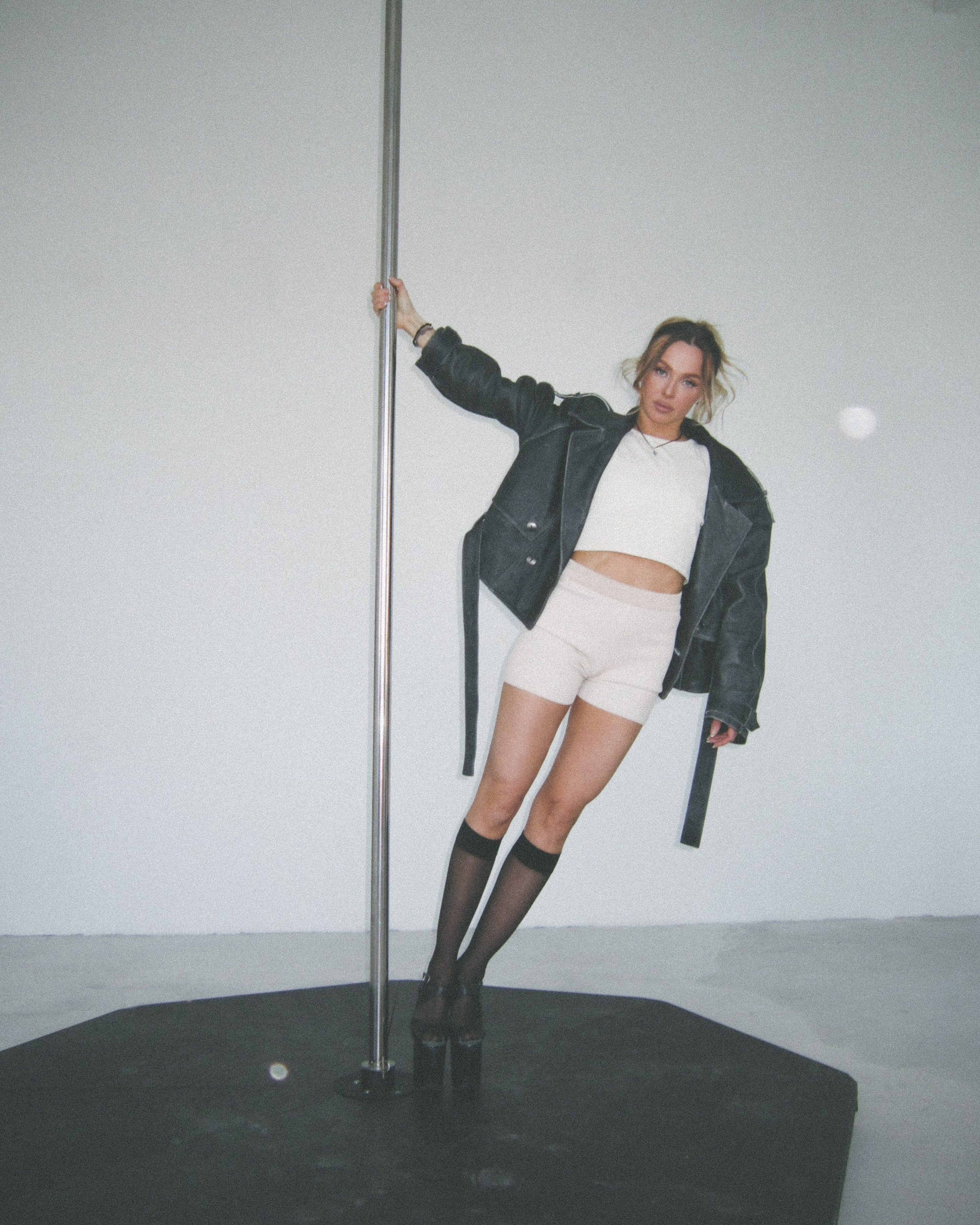 Monreve. Фотограф в Москве и Сургуте Алла Лесовая. Снимаю каталог для брендов и индивидуальные портреты для людей