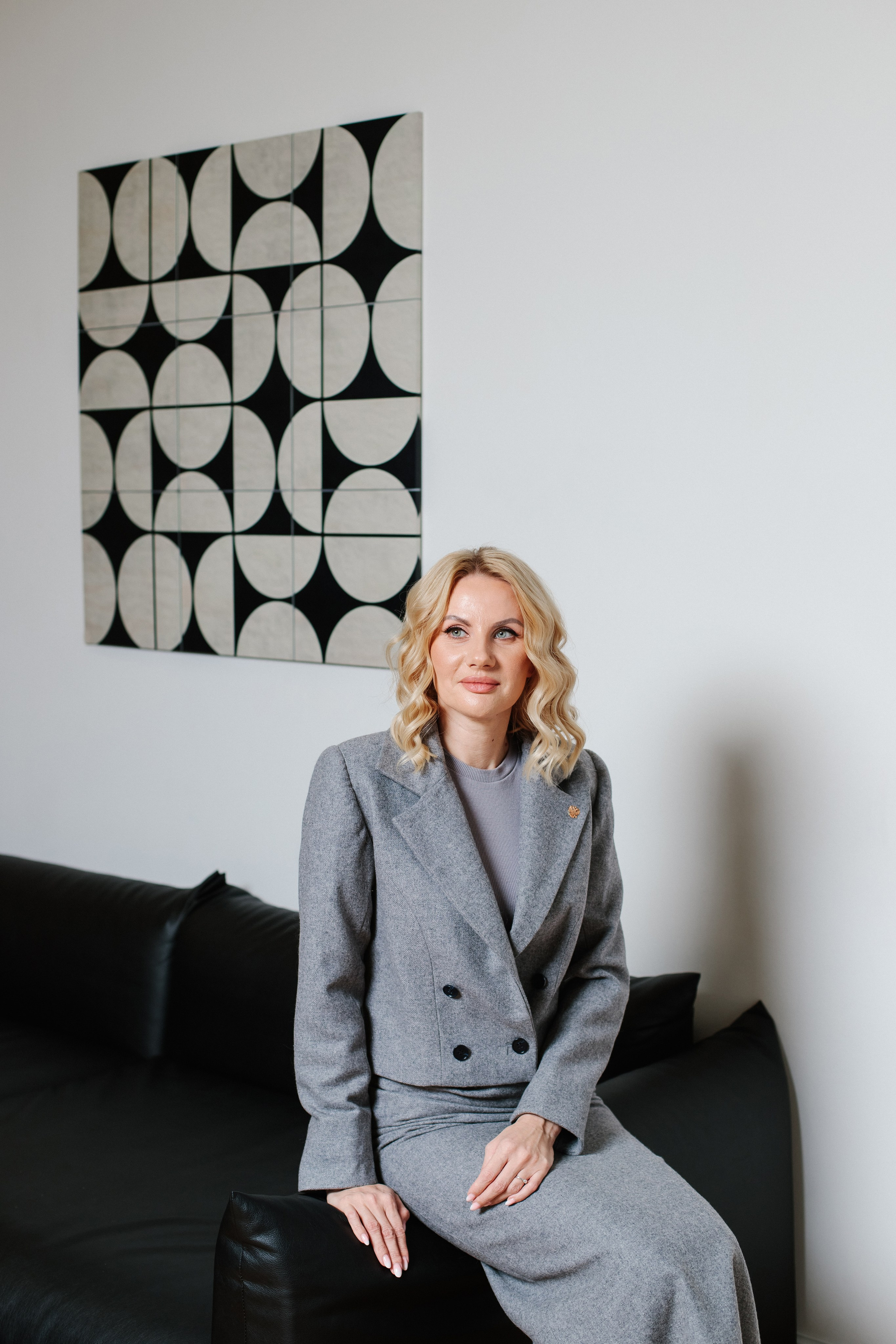 Контент фотосессия для кризисного налогового юриста. Контентный фотограф в Перми Натали Кытманова