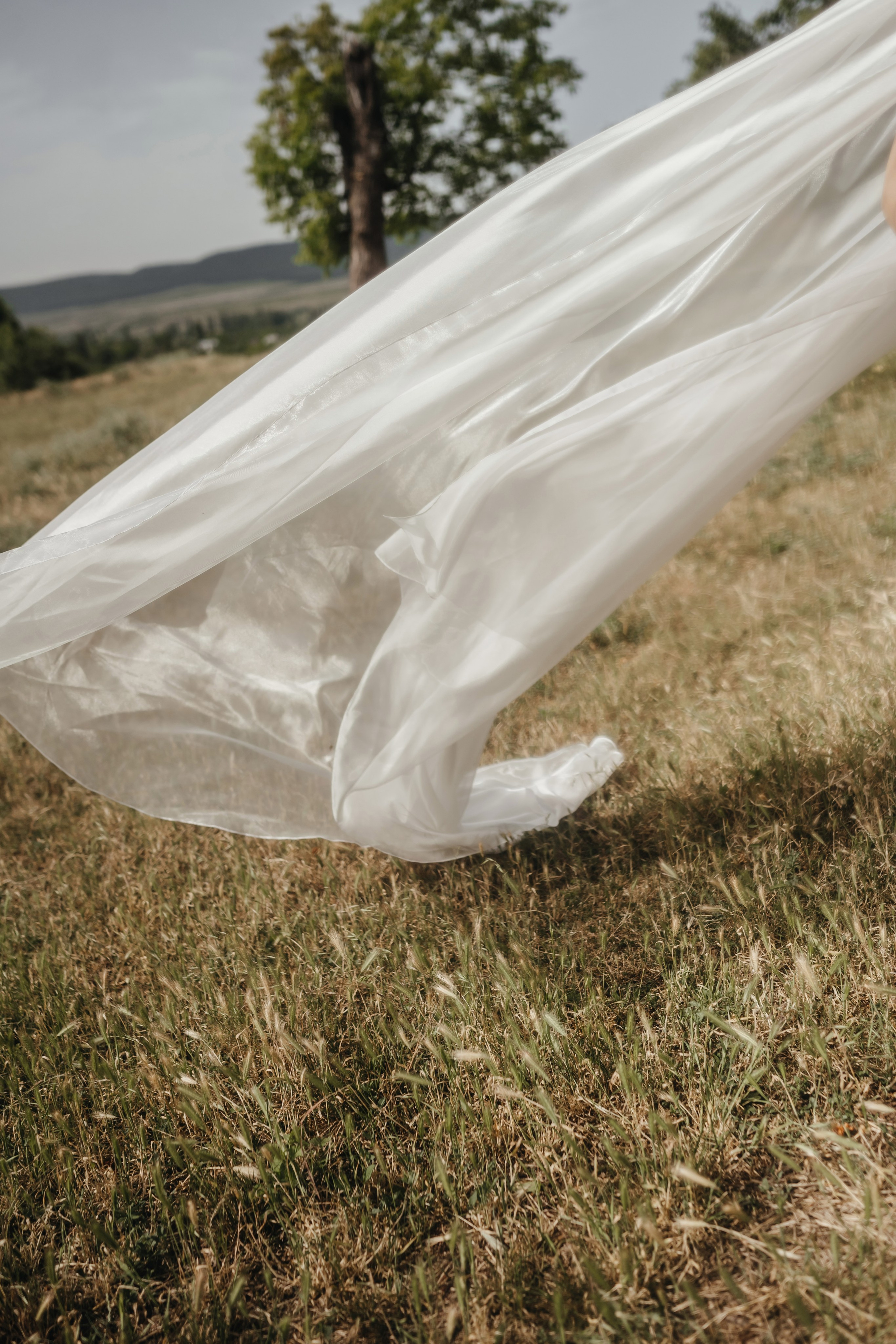 Свадебная фотосессия в старинном заброшенном храме в Крыму Гладиолусы. Свадебный и семейный фотограф и видеограф, Крым, Москва, Санкт -Петербург