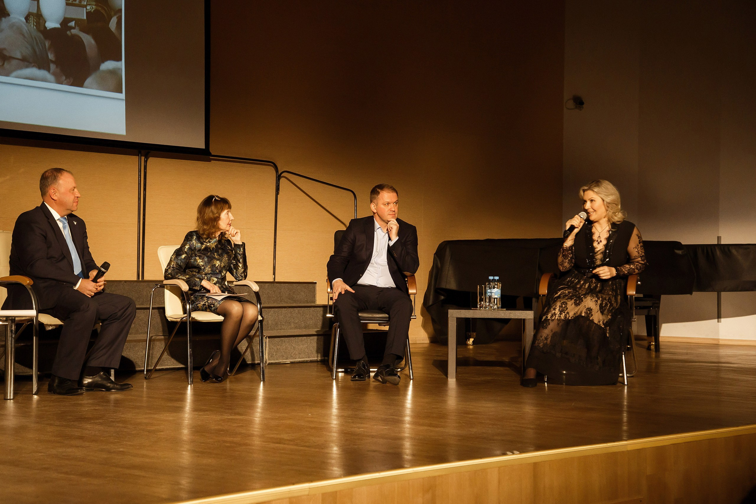 Детская школа искусств № 4. Семейный фотограф Любовь Саркеева