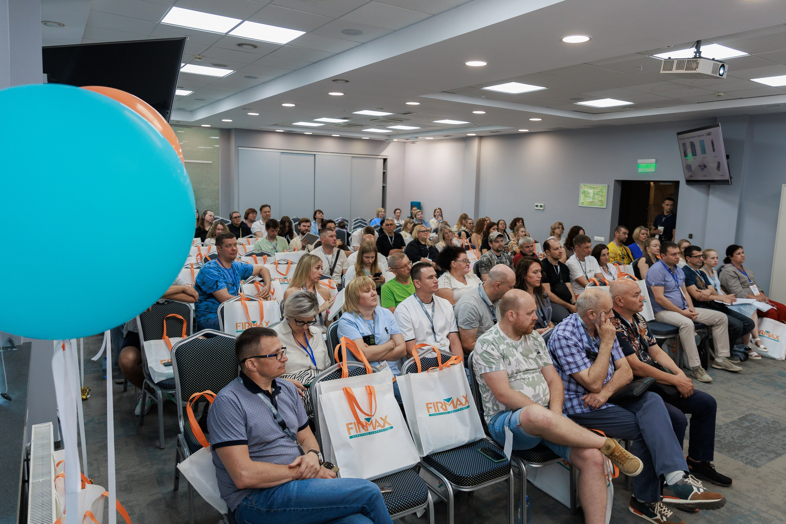 Конференция от ТБК «Новинки мебельных комплектующих». Фотограф Юлия Мальцева
