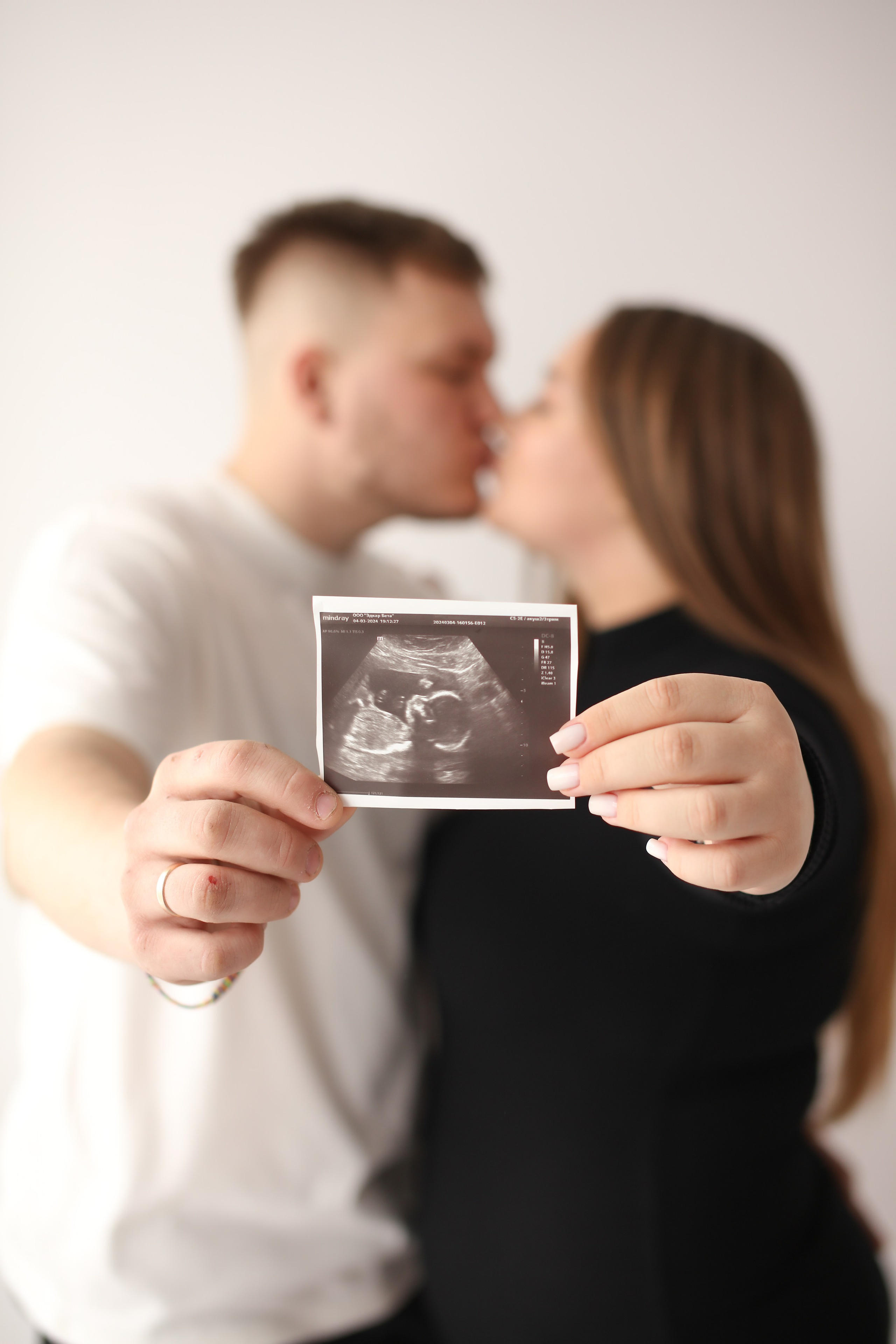 фотография беременной с фото УЗИ