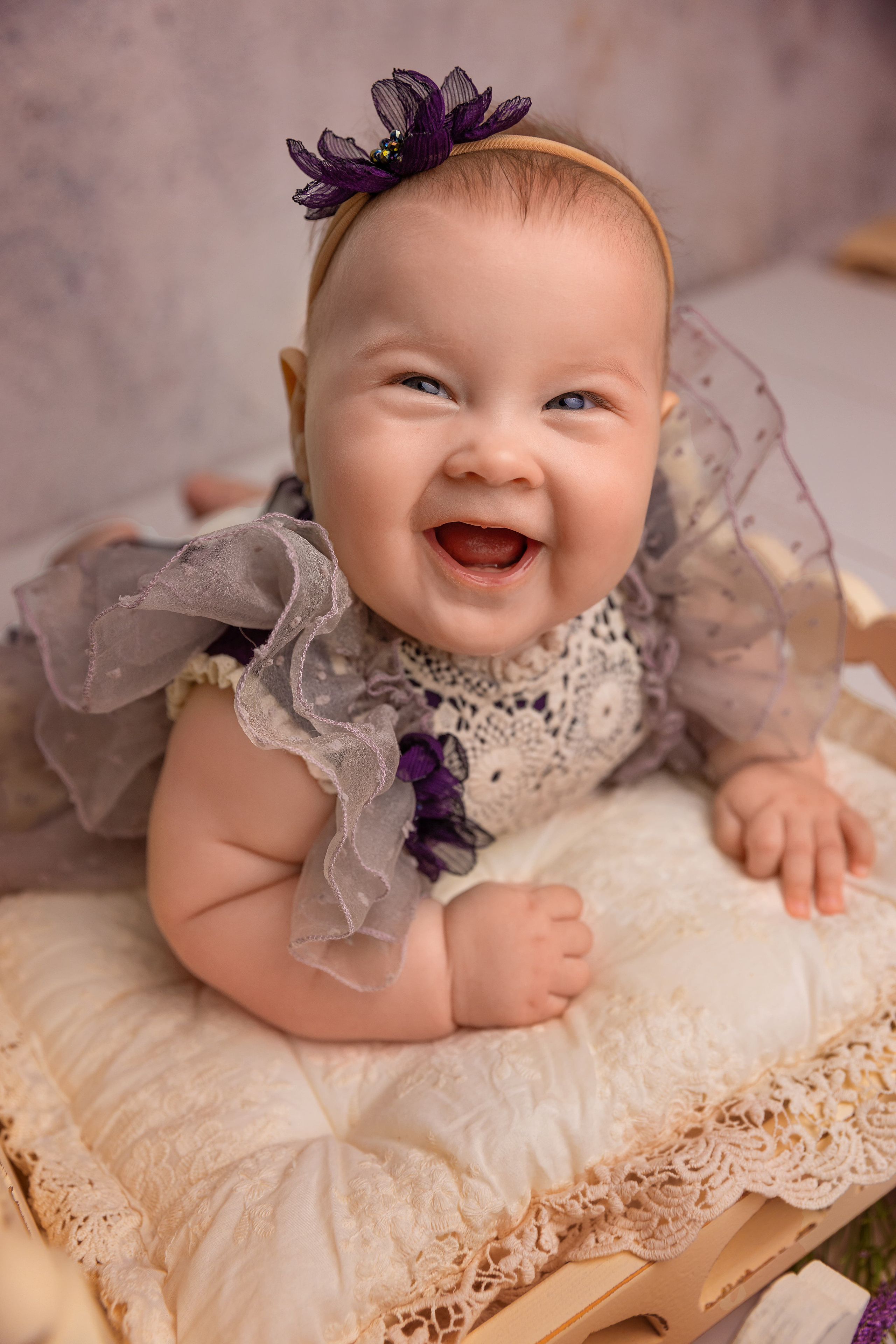 Малыши от 2 до 12 месяцев. Детский фотограф Сургут Надежда Фриз