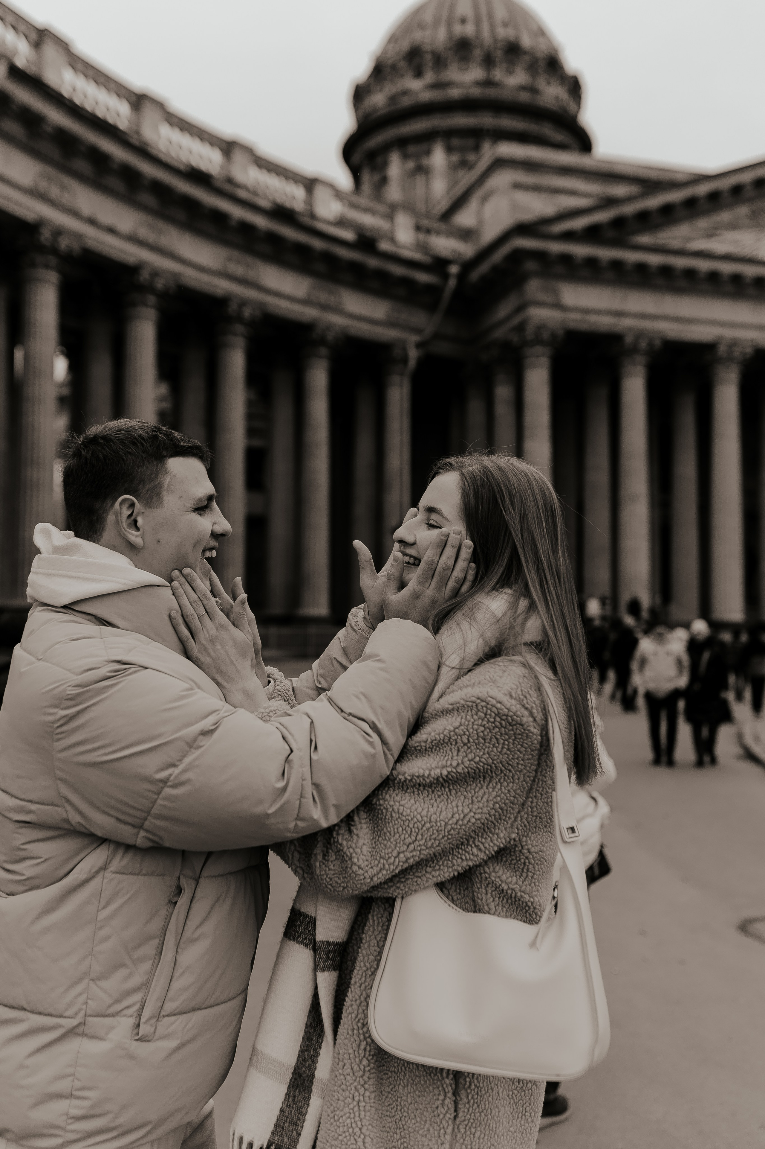 Лавстори у Казанского собора. Фотограф в Санкт-Петербурге Лиза Семченкова