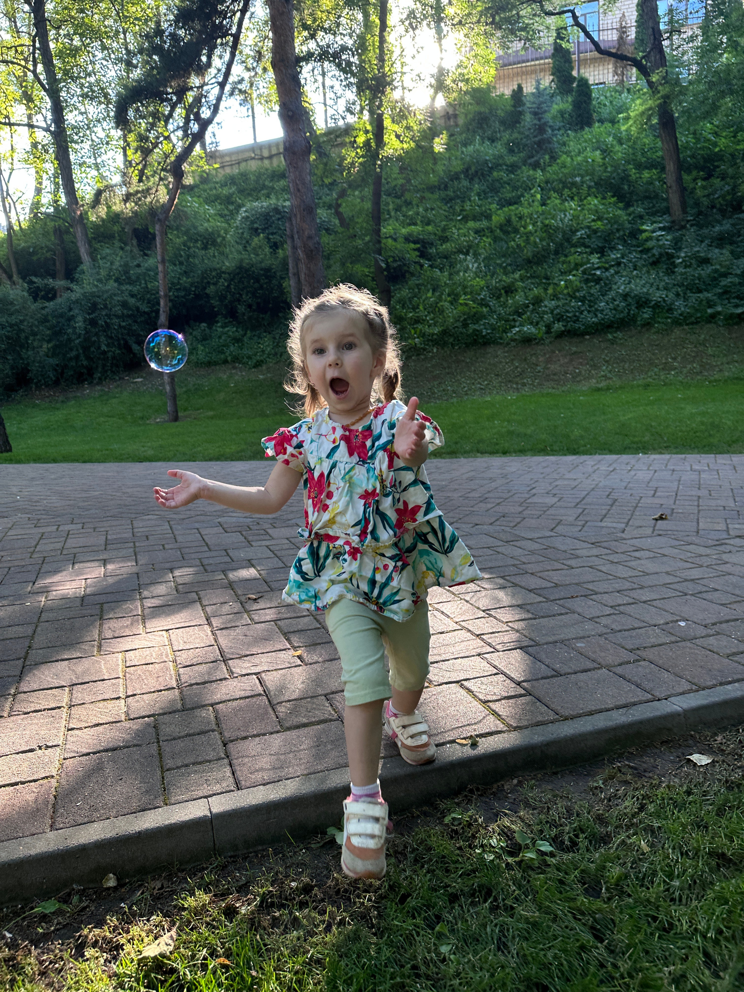 Дети. Смотри, красота!