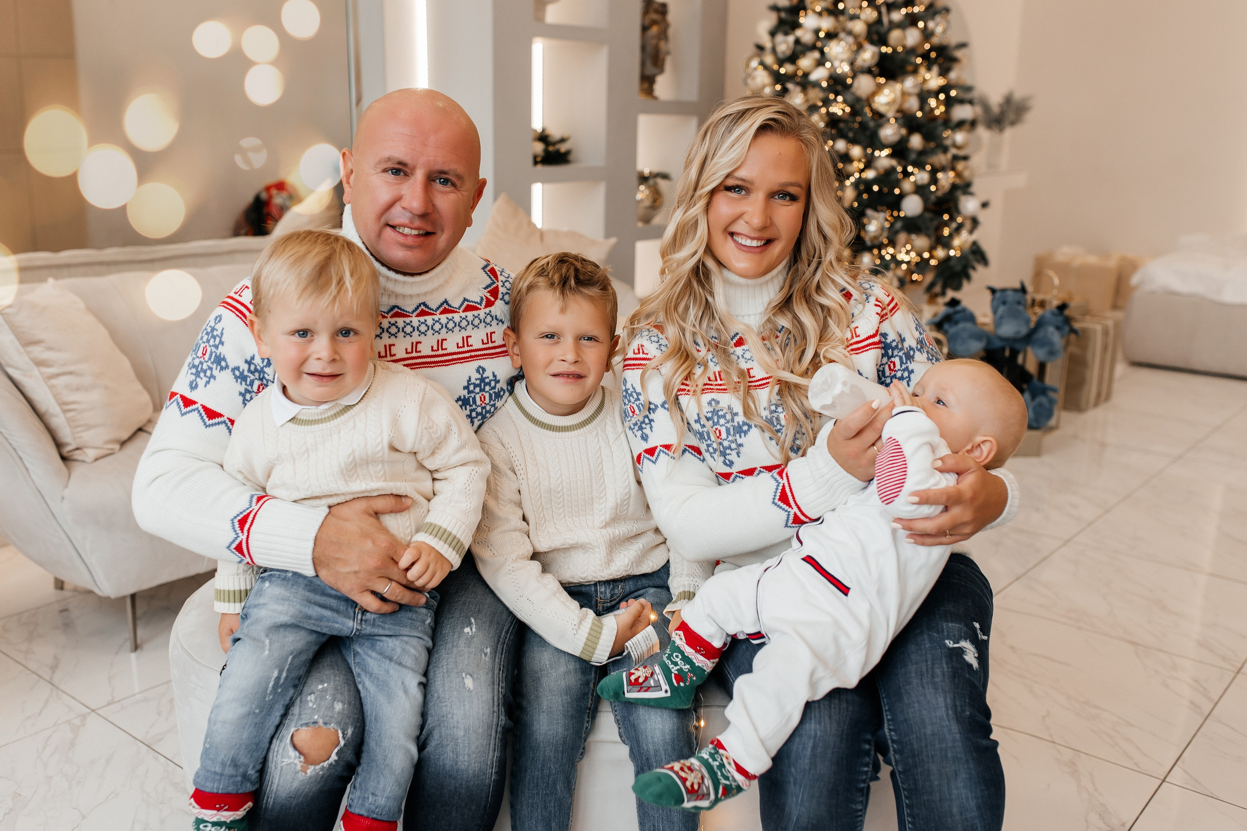 Алиша семейная новогодняя. Семейный фотограф в Санкт-Петербурге Ирина Иванова