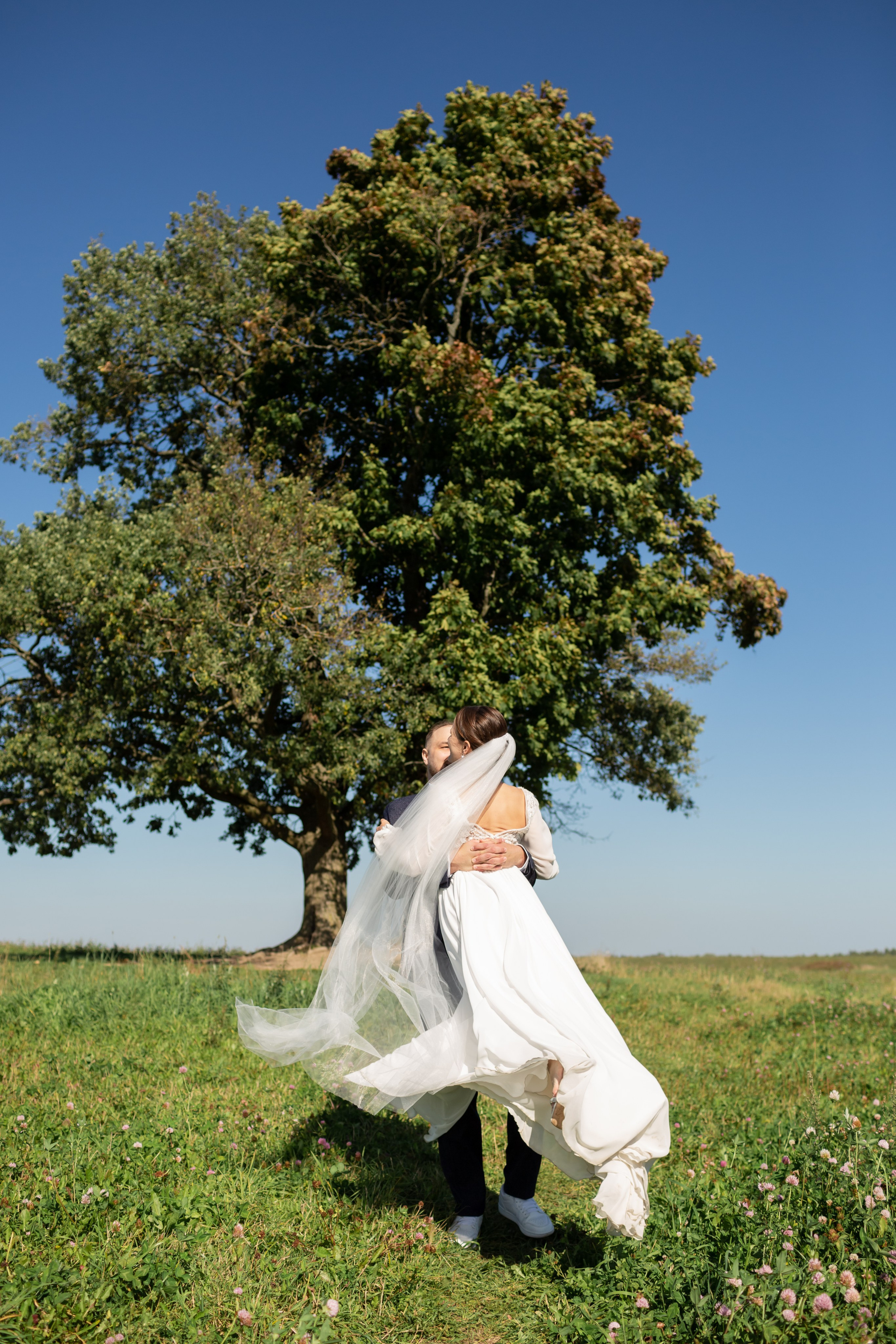 Свадебная фотопрогулка в Пушкине. Свадебный фотограф Кирилл Белый