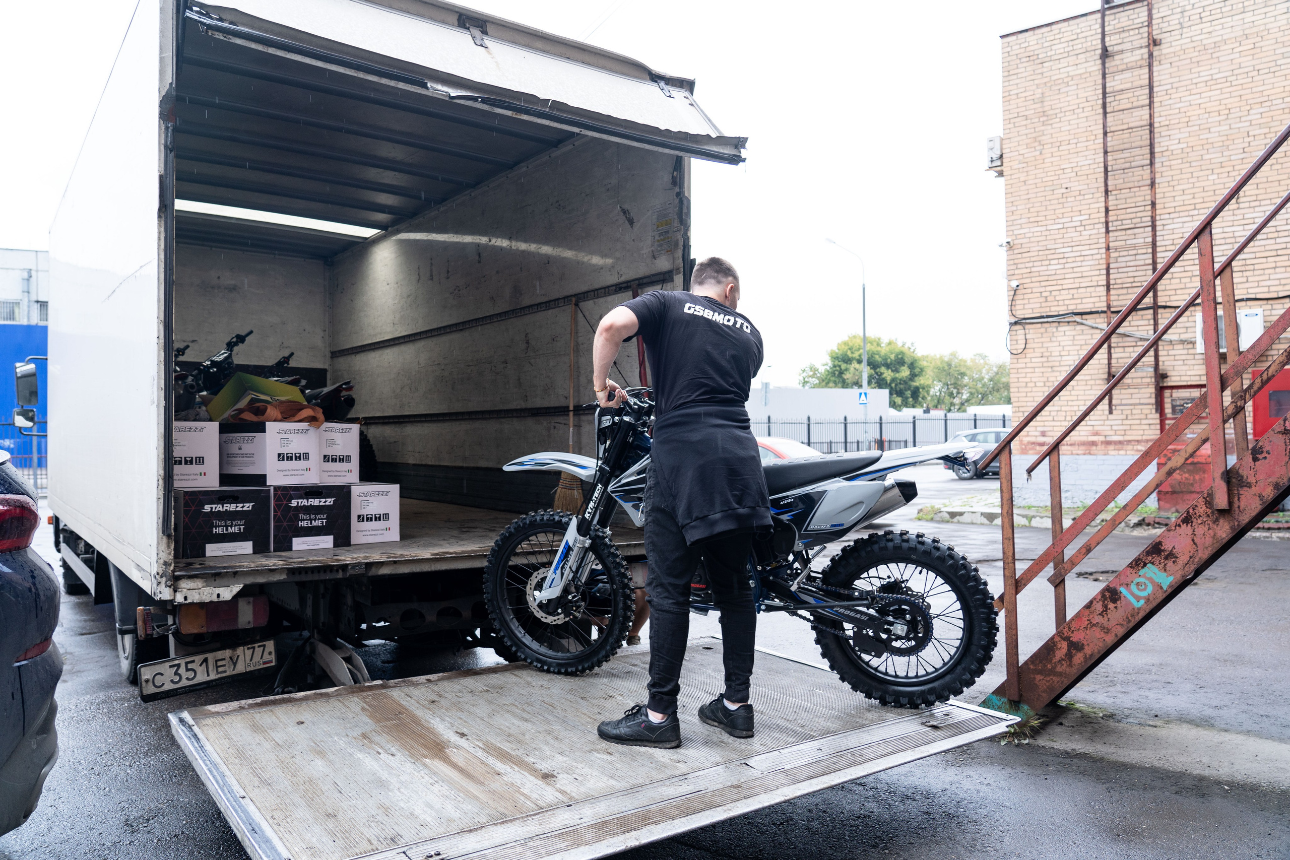 Фото для маркет плейсов. Каталожная и промышленная съемка в Москве Александр Плонский