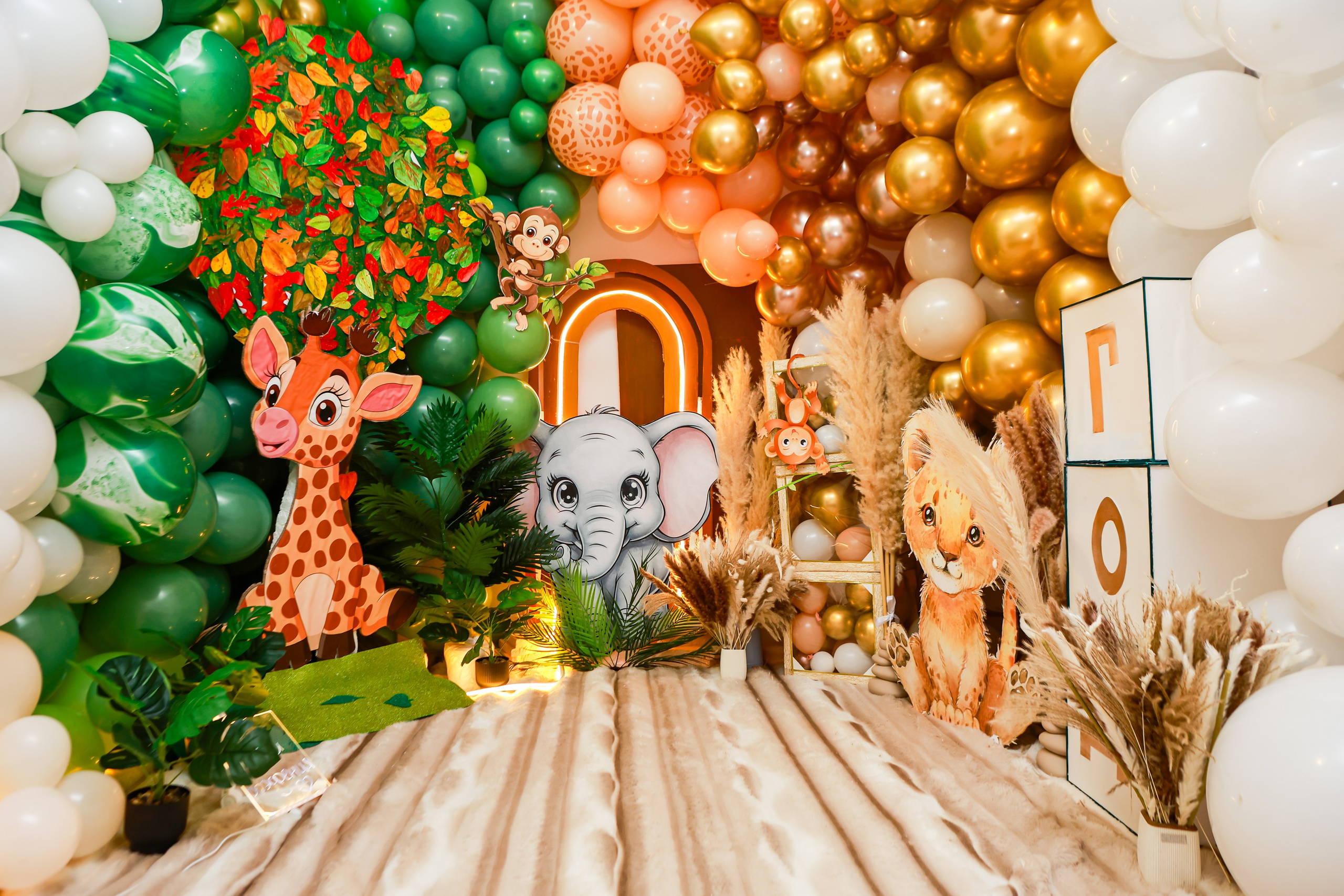 Фотозона Сафари. Детская фотостудия «Чудо малыш»