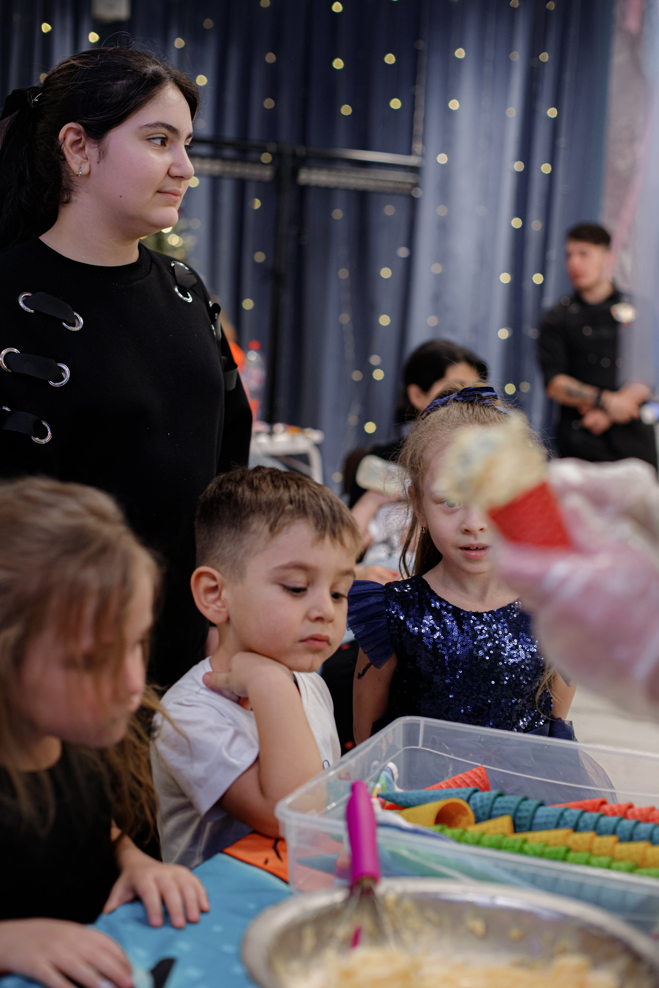 ASIA'S BIRTHDAY PARTY. Photokarish