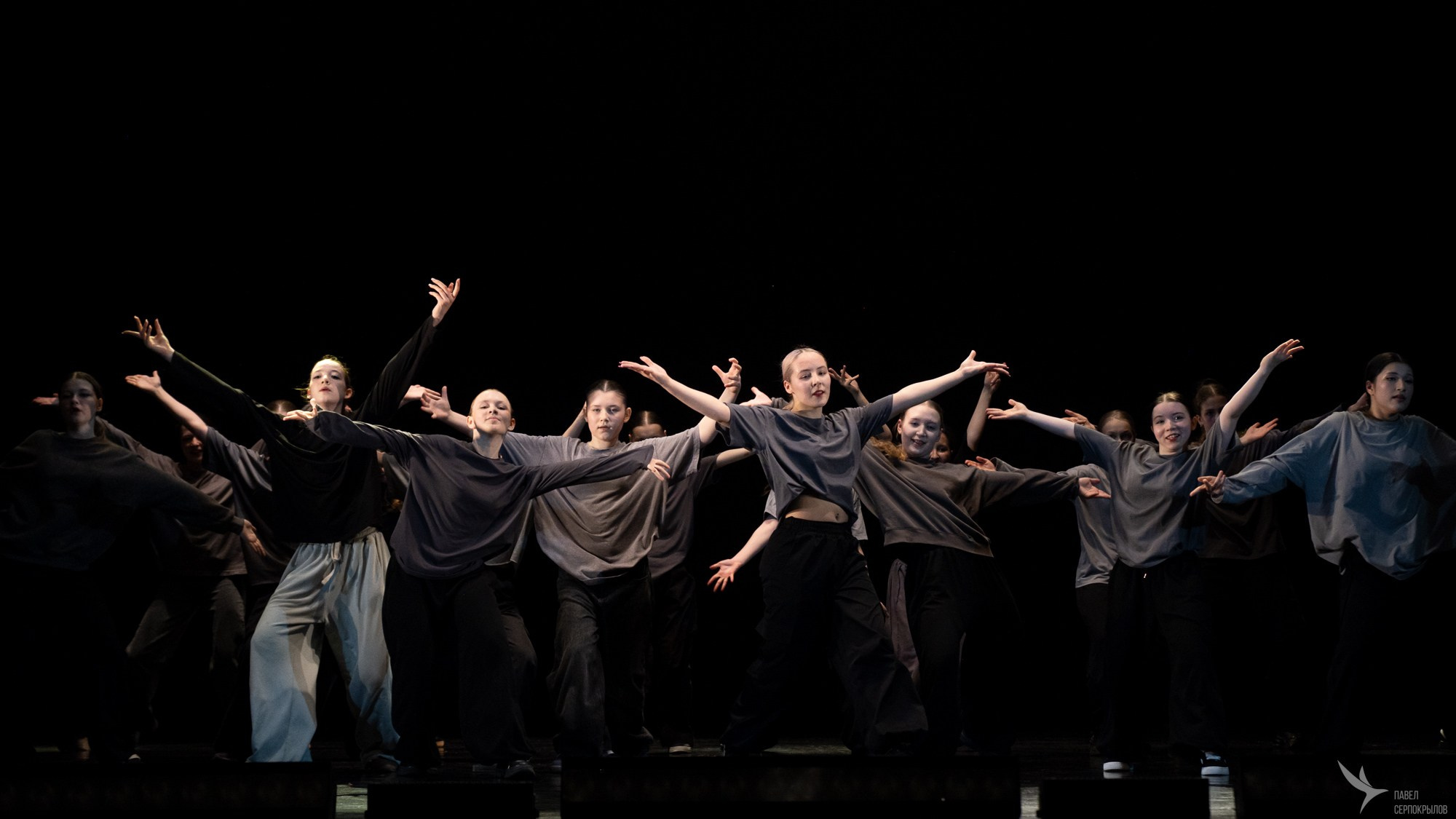 Концерт народного хореографического коллектива «Виктория». Репортажный фотограф в Казани Павел Серпокрылов