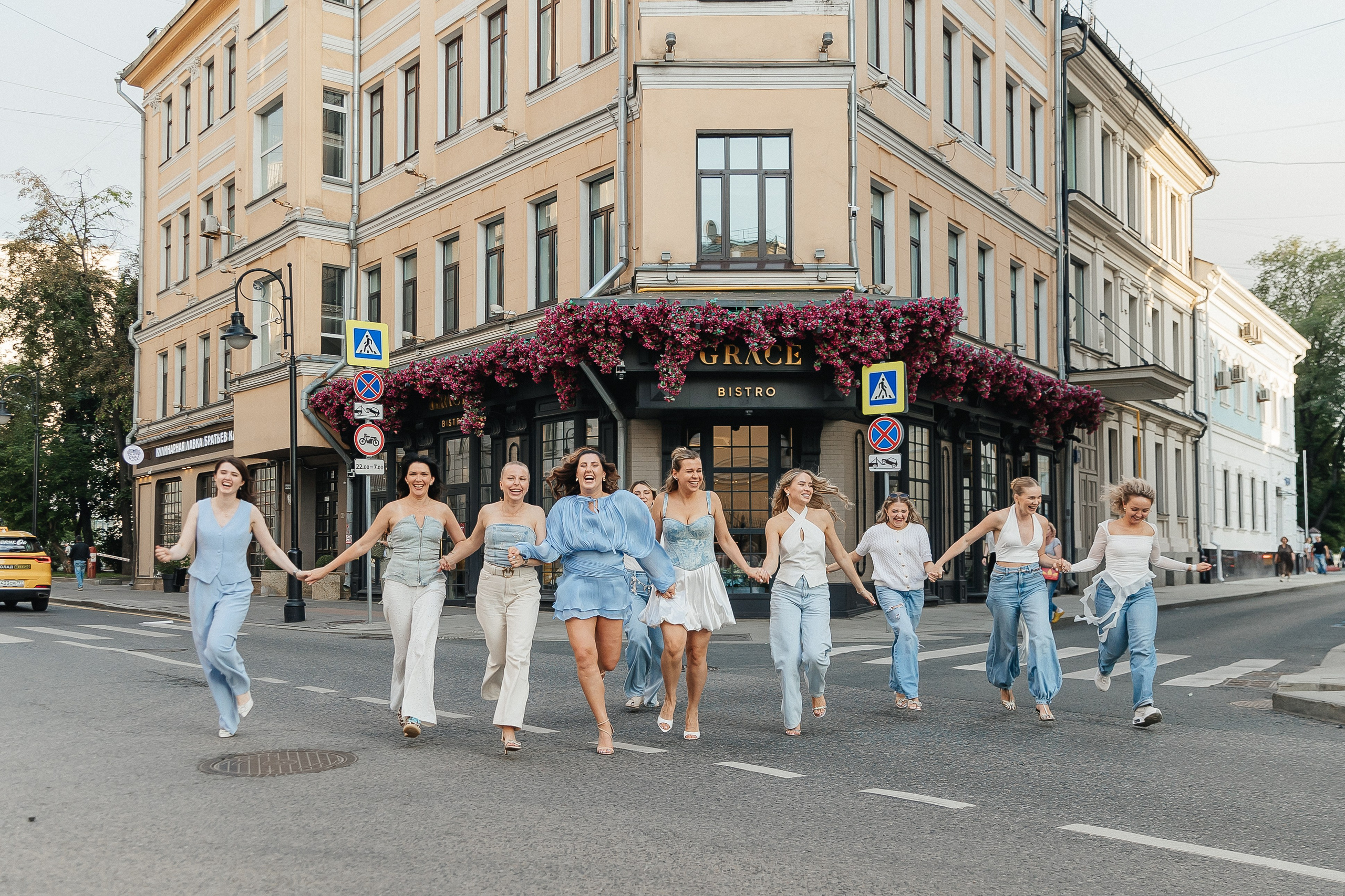 Девичник в Jam в голубом цвете. Фотограф Москва, Балашиха, МО. Свадьбы, репортажи, контент, портреты