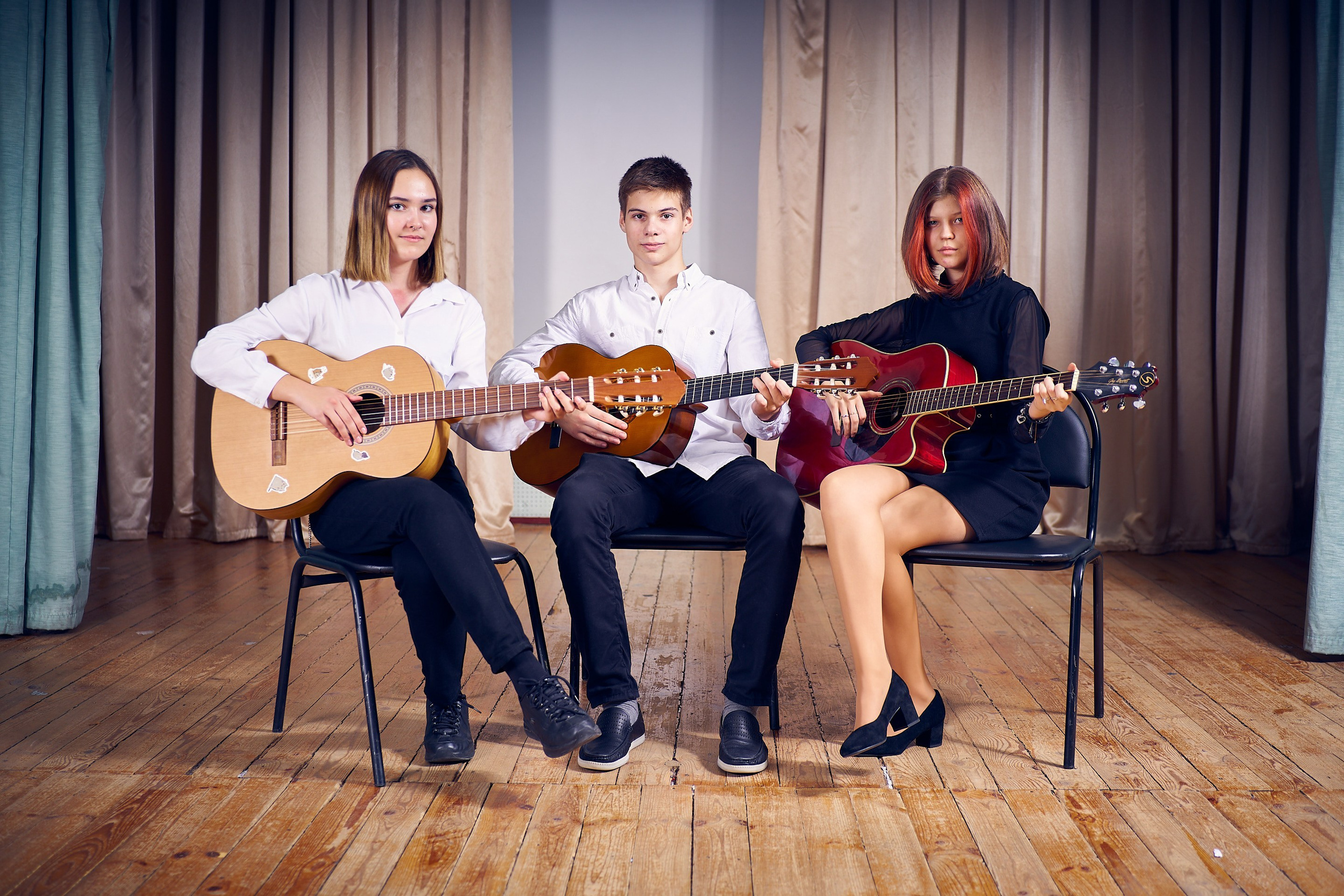 Галерея съемок в школе. Фотограф и видеограф Москва. Свадебный фотограф, видеограф. Выпускные альбомы. Оживающие альбомы