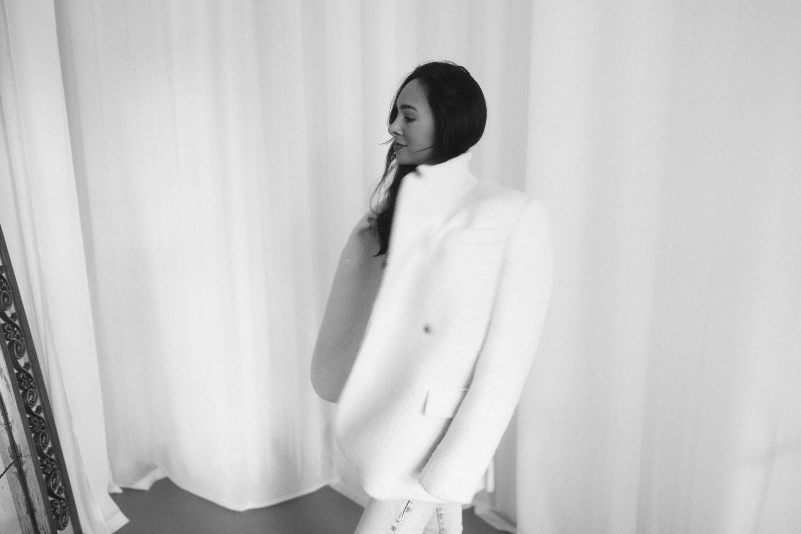 Черное белое фото в студии