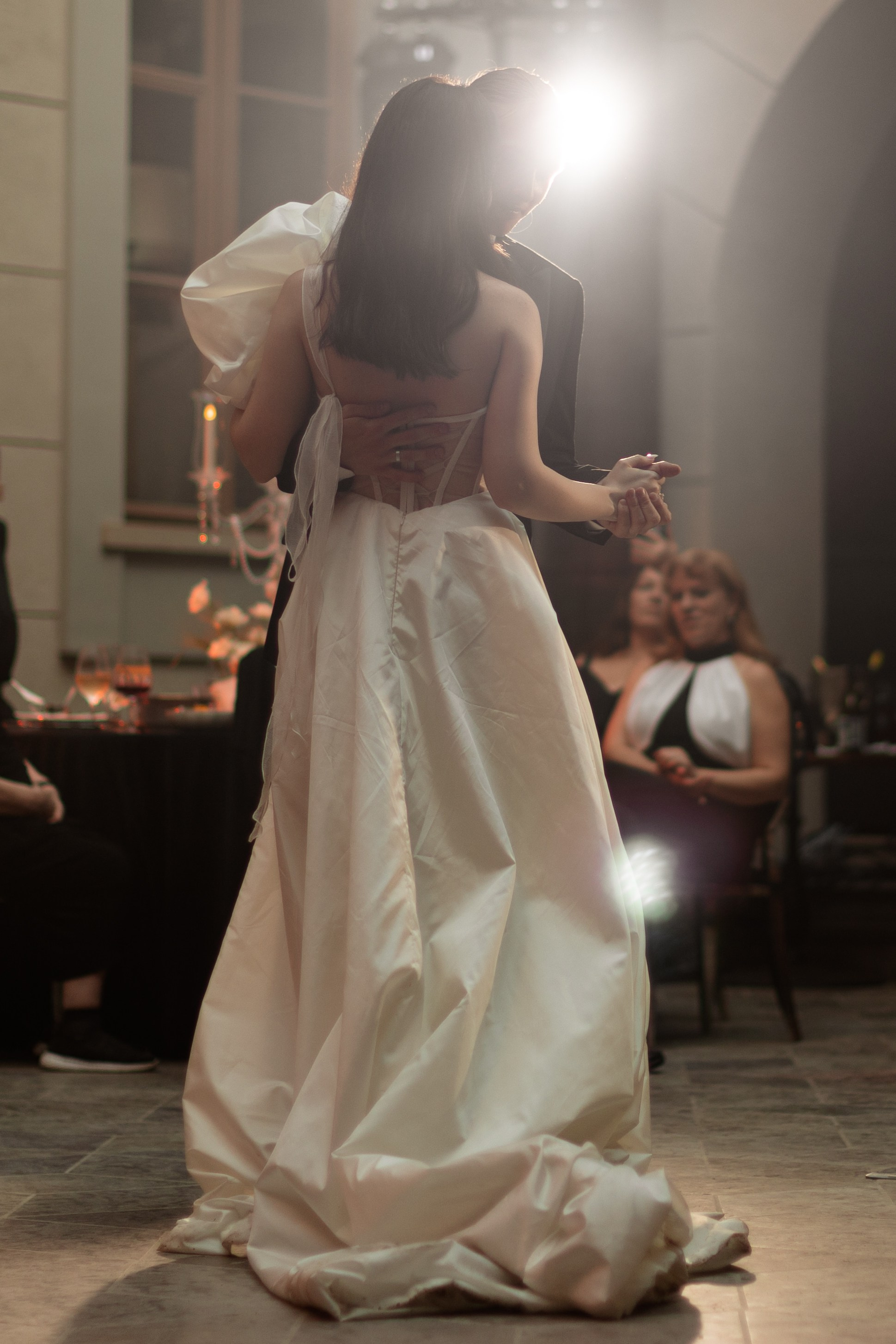 Артем и Анастасия: свадьба с танцами в замке. @dariazphoto свадебный фотограф